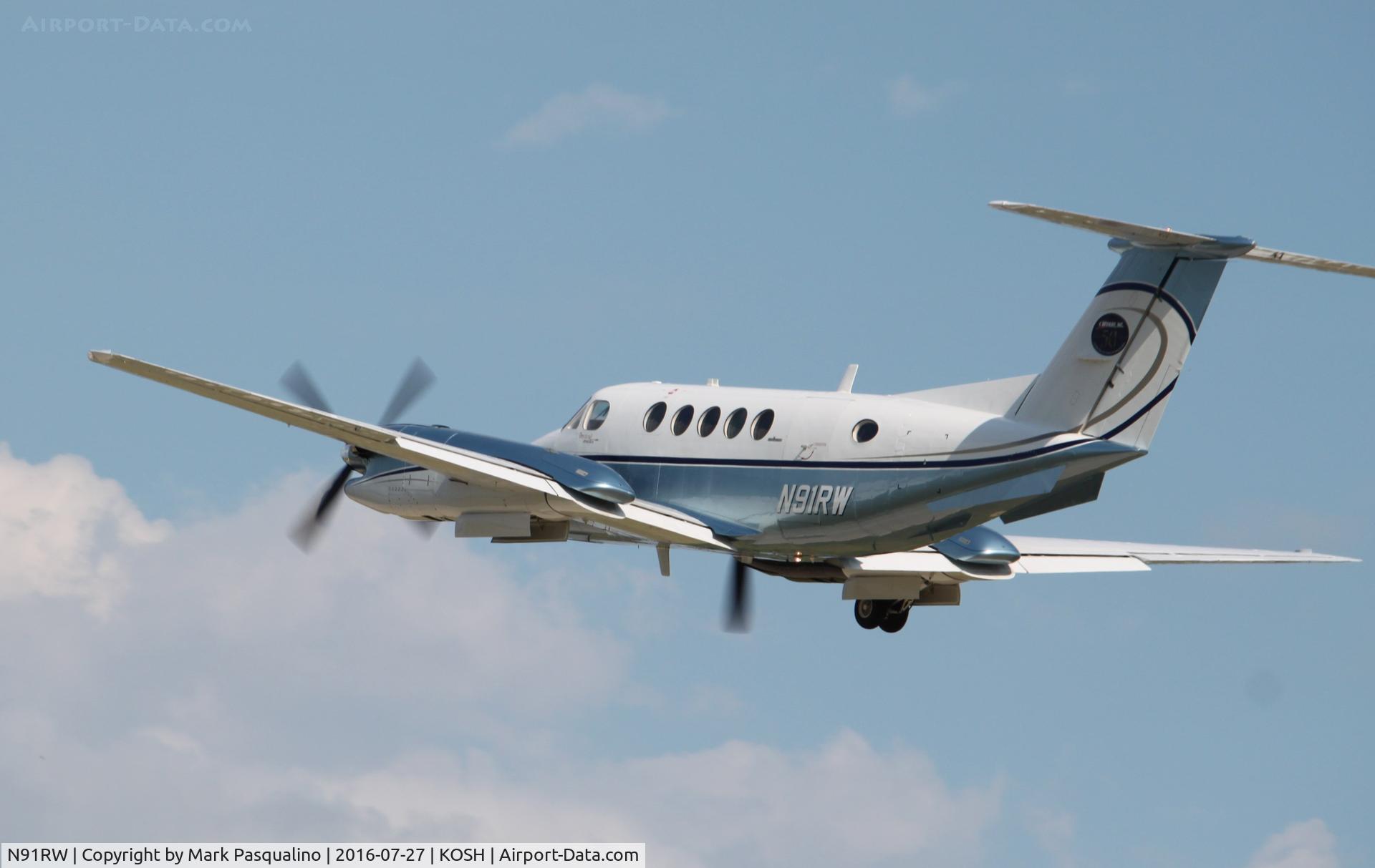 N91RW, 1984 Beech 300 C/N FA-21, Beech 300