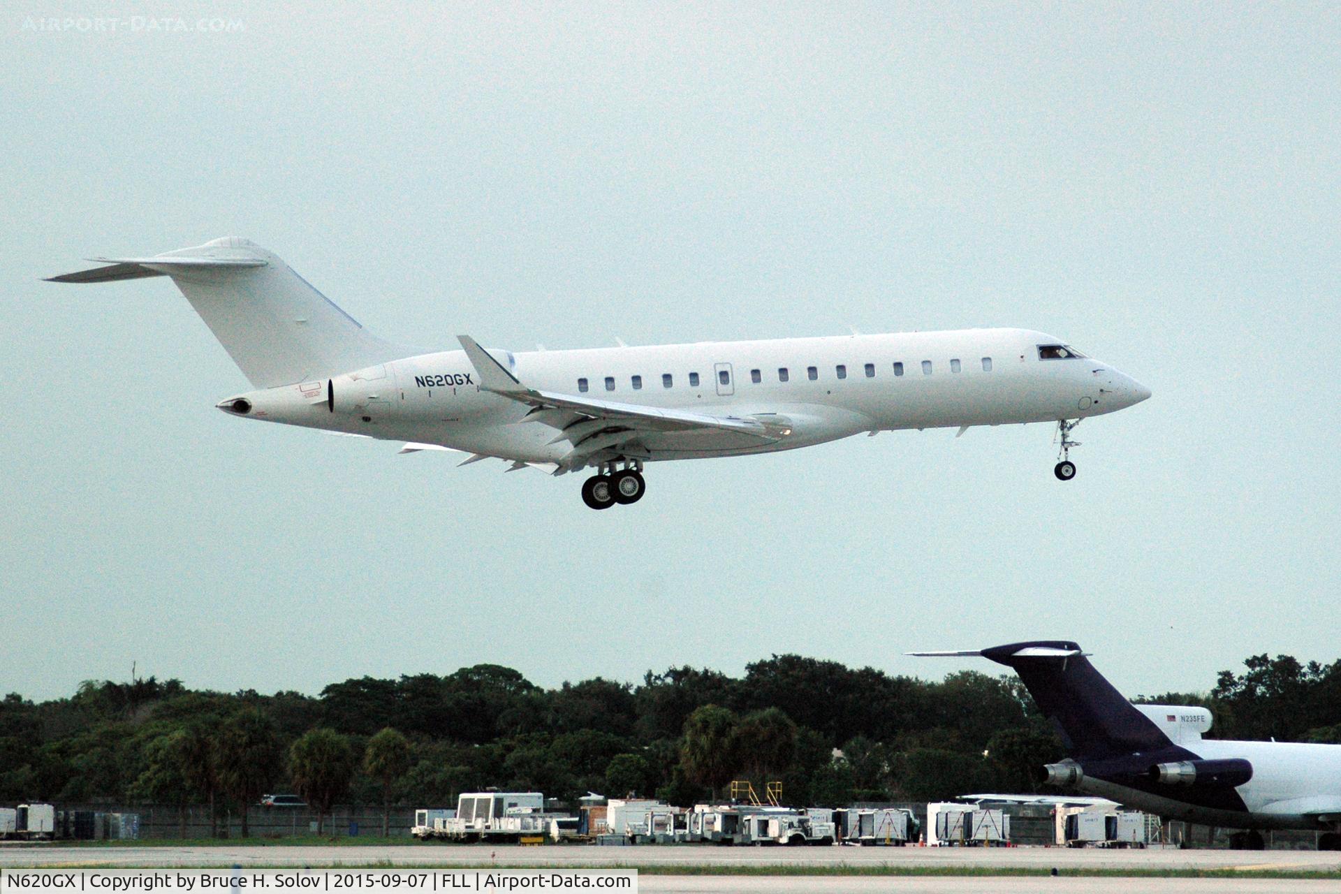 N620GX, 2014 Bombardier BD-700-1A10 Global 6000 C/N 9620, approach to FLL