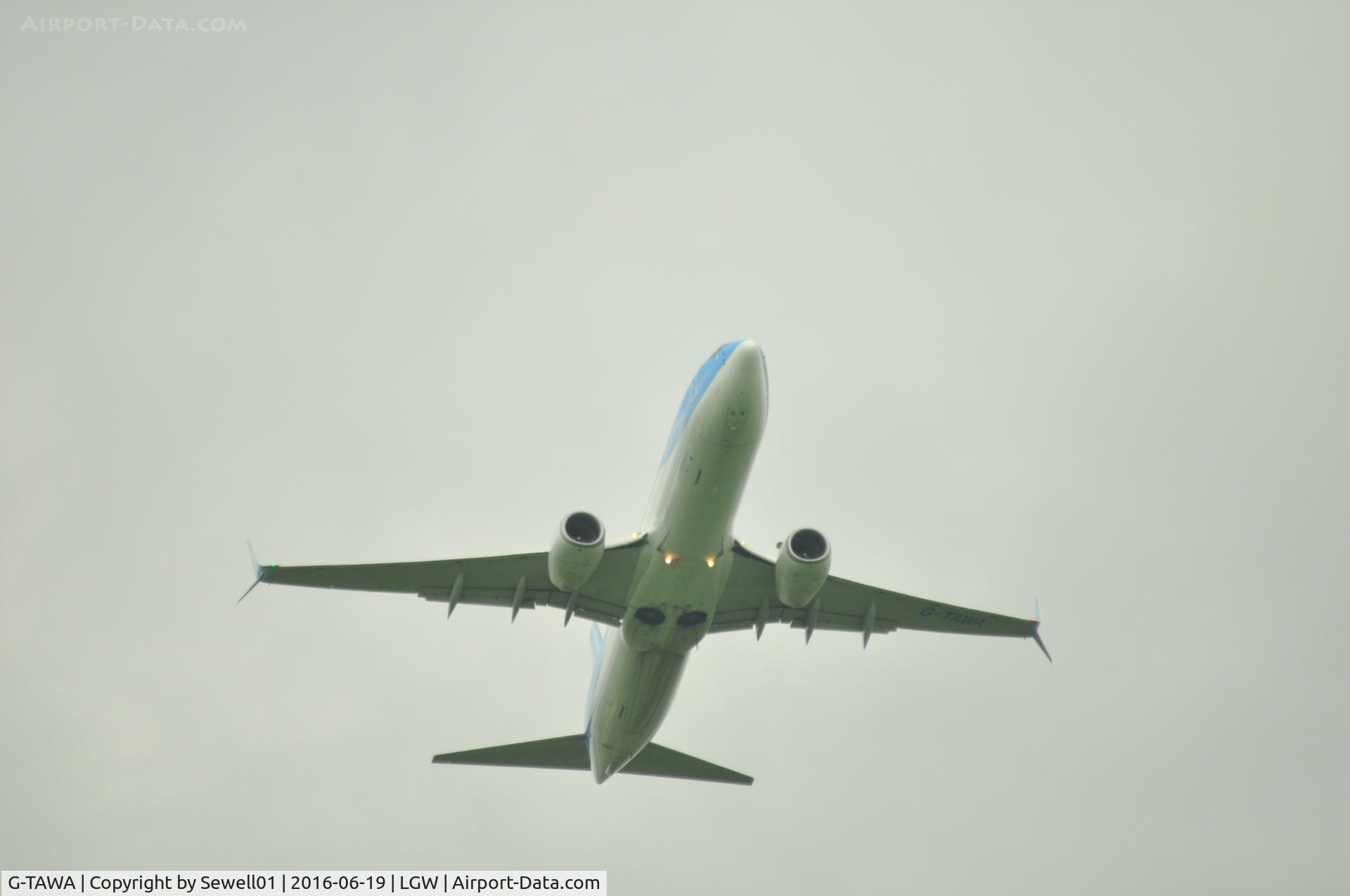 G-TAWA, 2012 Boeing 737-8K5 C/N 37264, Departing LGW