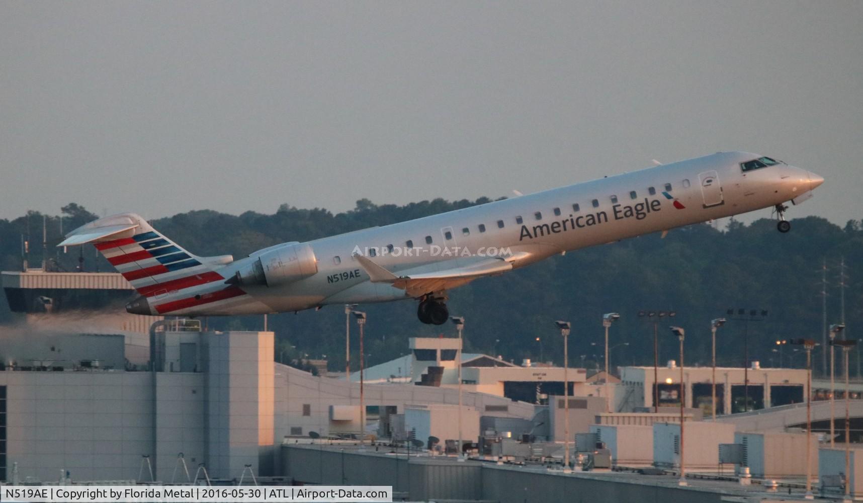 N519AE, 2003 Bombardier CRJ-701 (CL-600-2C10) Regional Jet C/N 10131, American Eagle