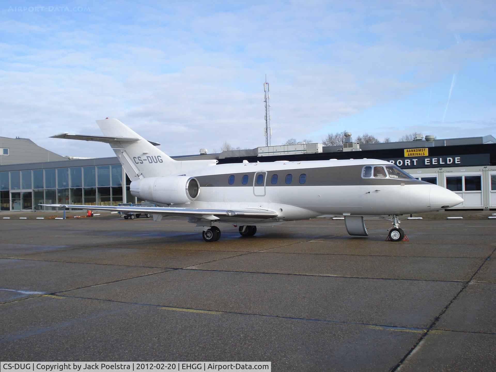 CS-DUG, 2008 Hawker Beechcraft 750 C/N HB-20, CS-DUG of Netjets at Groningen airport
