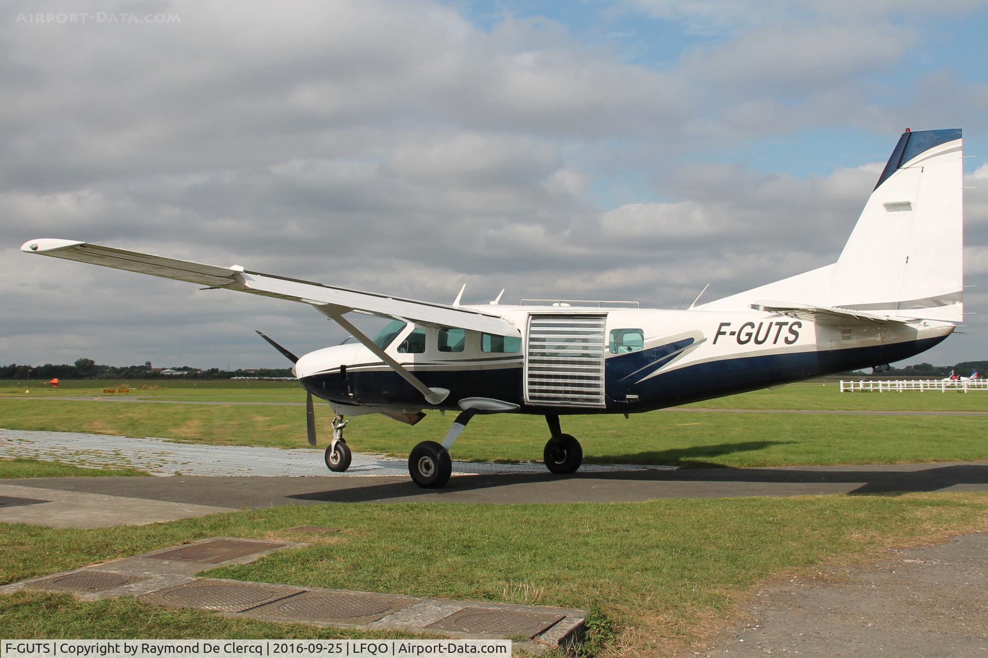 F-GUTS, 1993 Cessna 208 Caravan I C/N 20800225, For skydiving at Lille -Marcq.