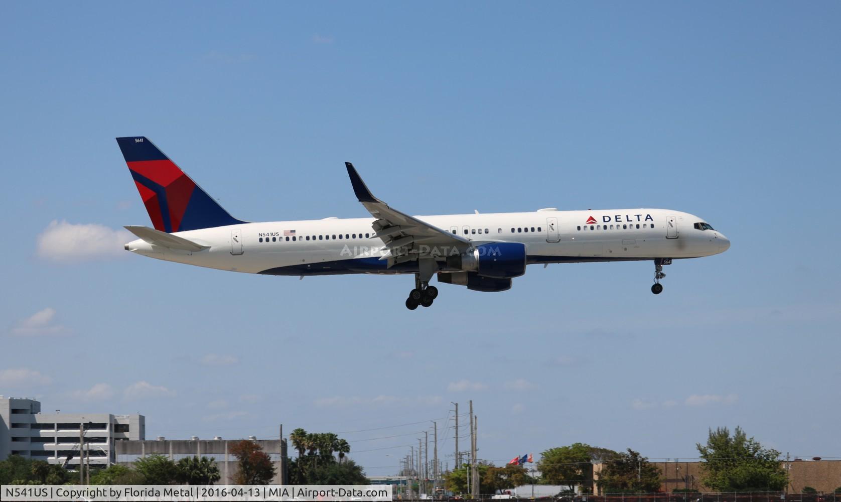 N541US, 1996 Boeing 757-251 C/N 26488, Delta