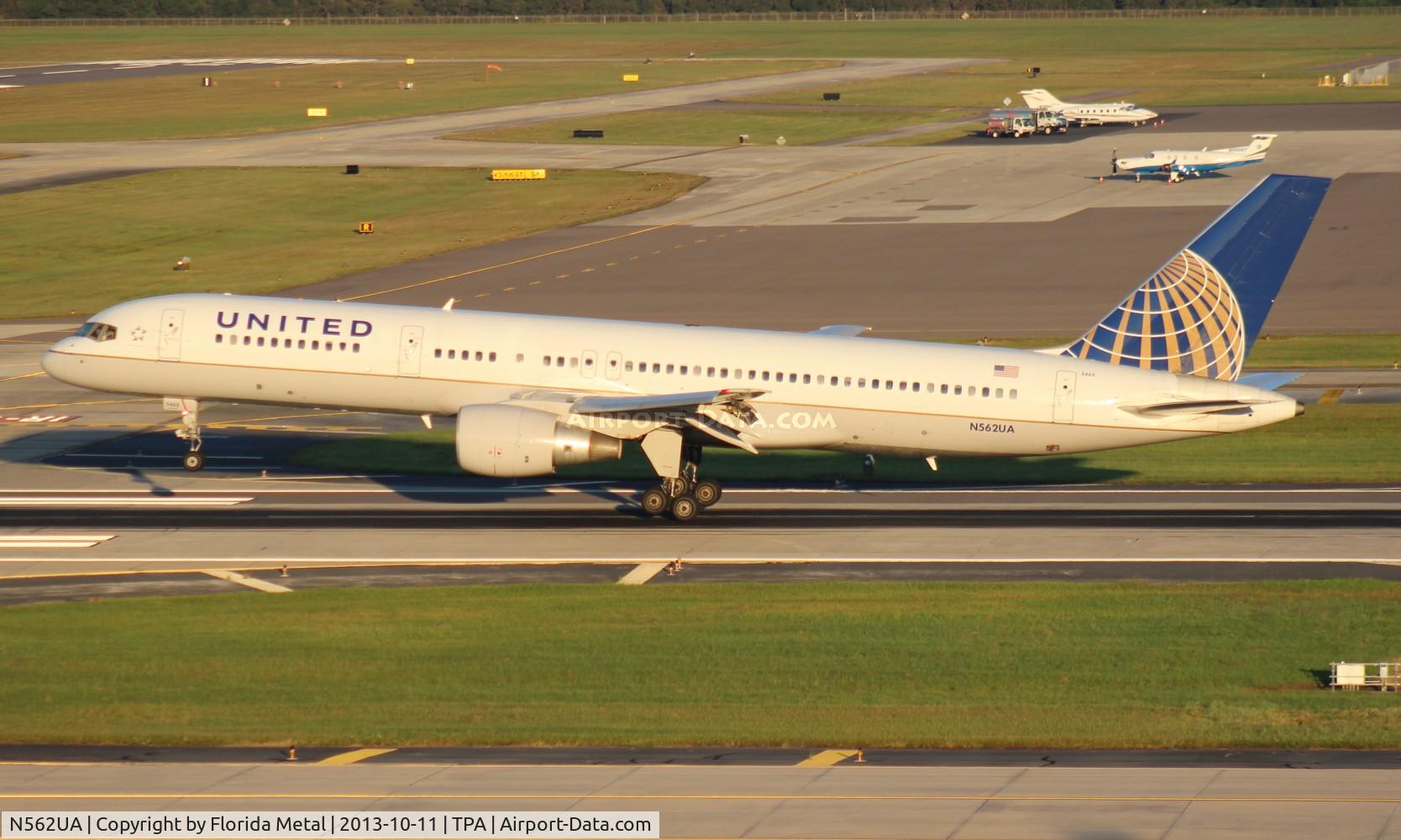 N562UA, 1992 Boeing 757-222 C/N 26664, United