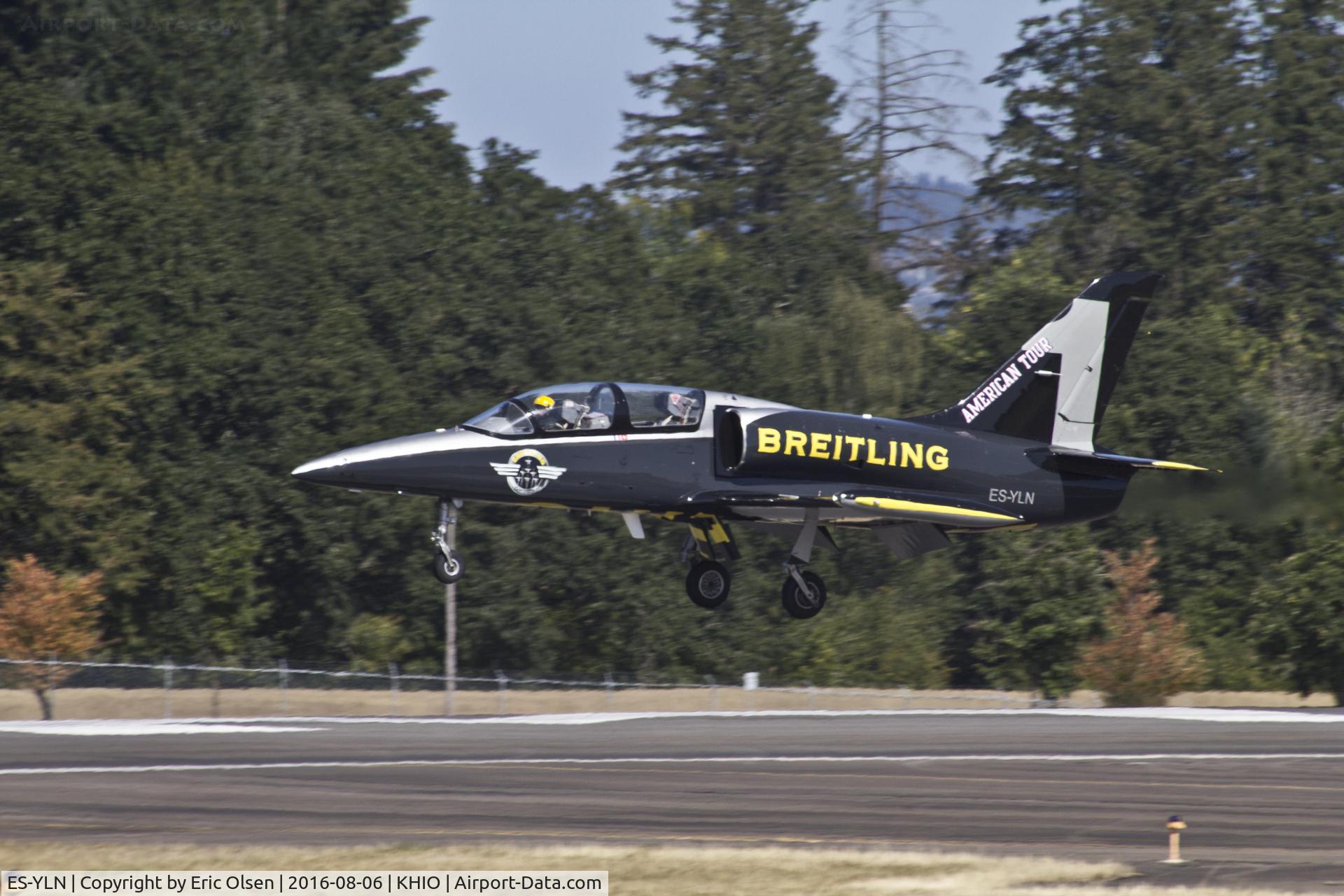 ES-YLN, Aero L-39C Albatros C/N 533637, Breitling #1 coming in after a show a the 2016 Oregon International Air Show.
