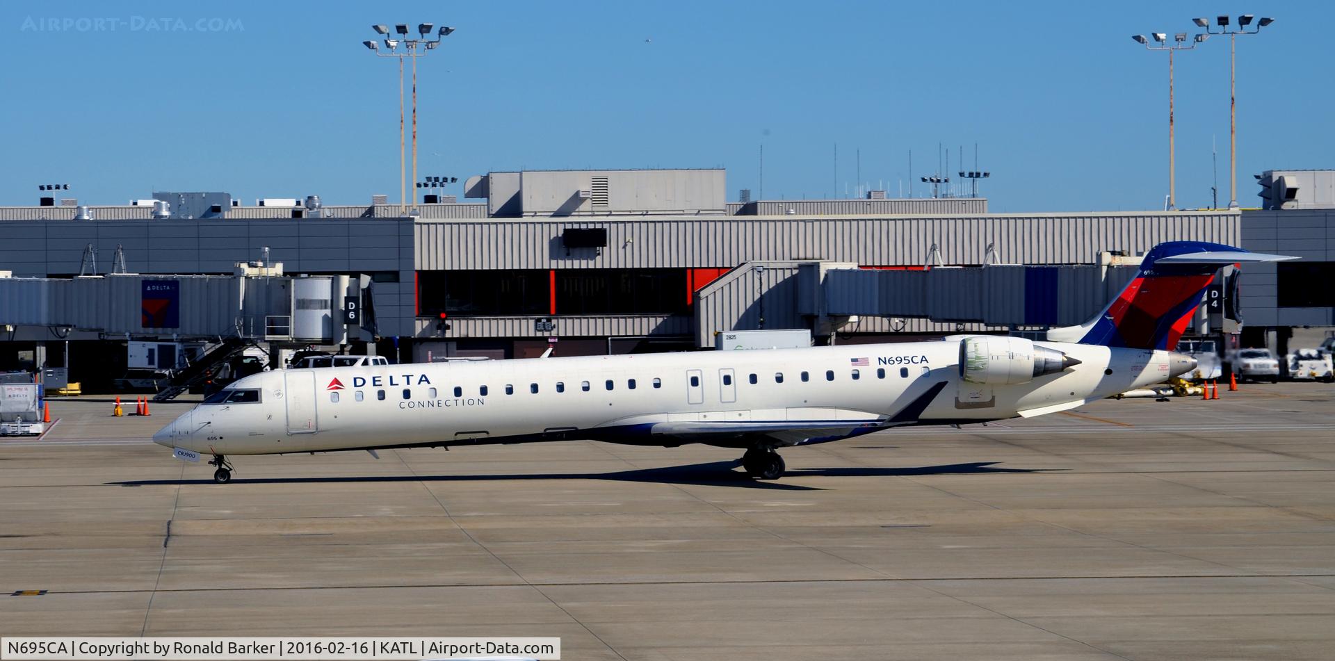 N695CA, 2006 Bombardier CRJ-900ER (CL-600-2D24) C/N 15097, Taxi Atlanta