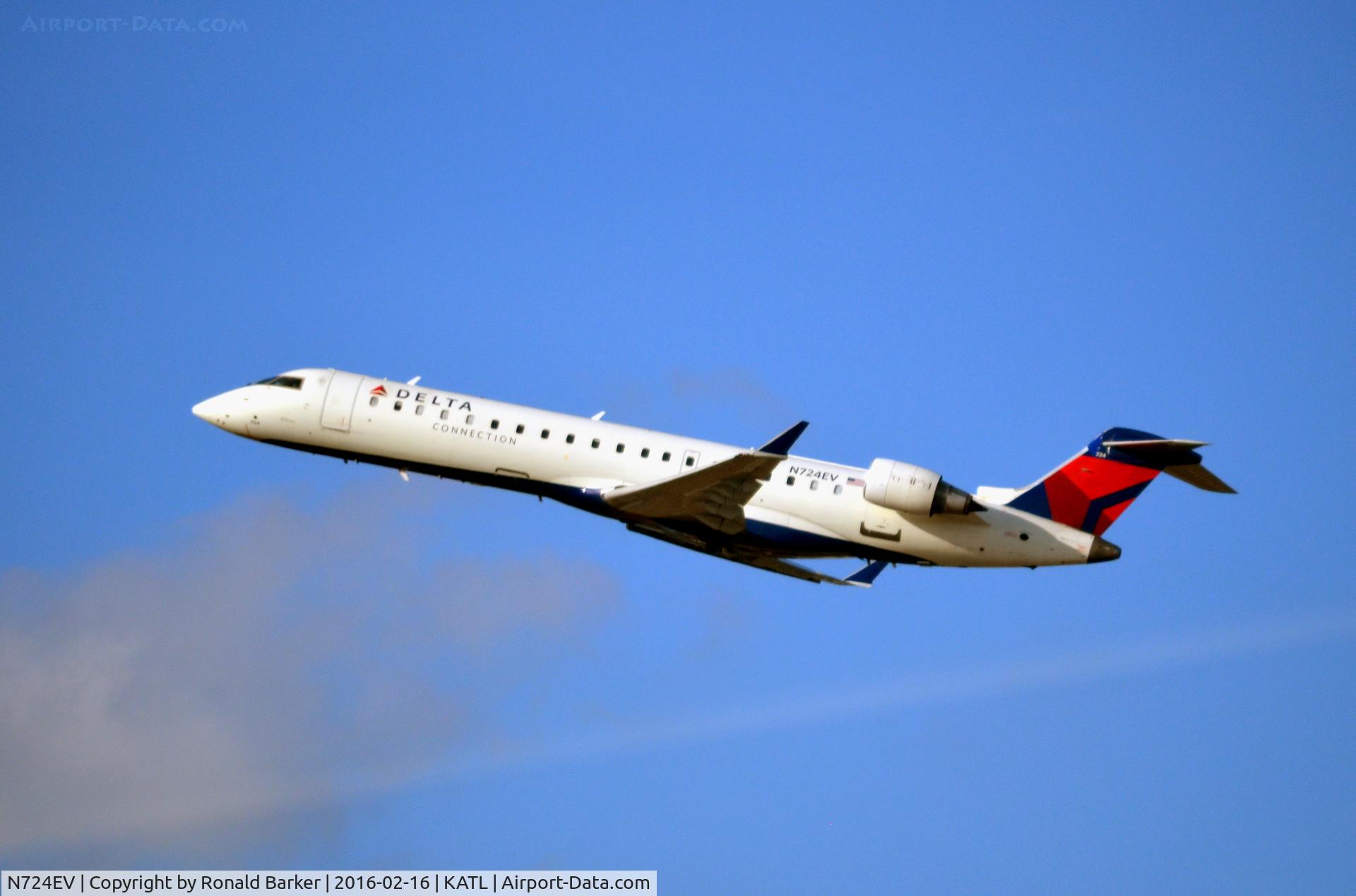 N724EV, 2004 Bombardier CRJ-701 (CL-600-2C10) Regional Jet C/N 10138, Takeoff Atlanta