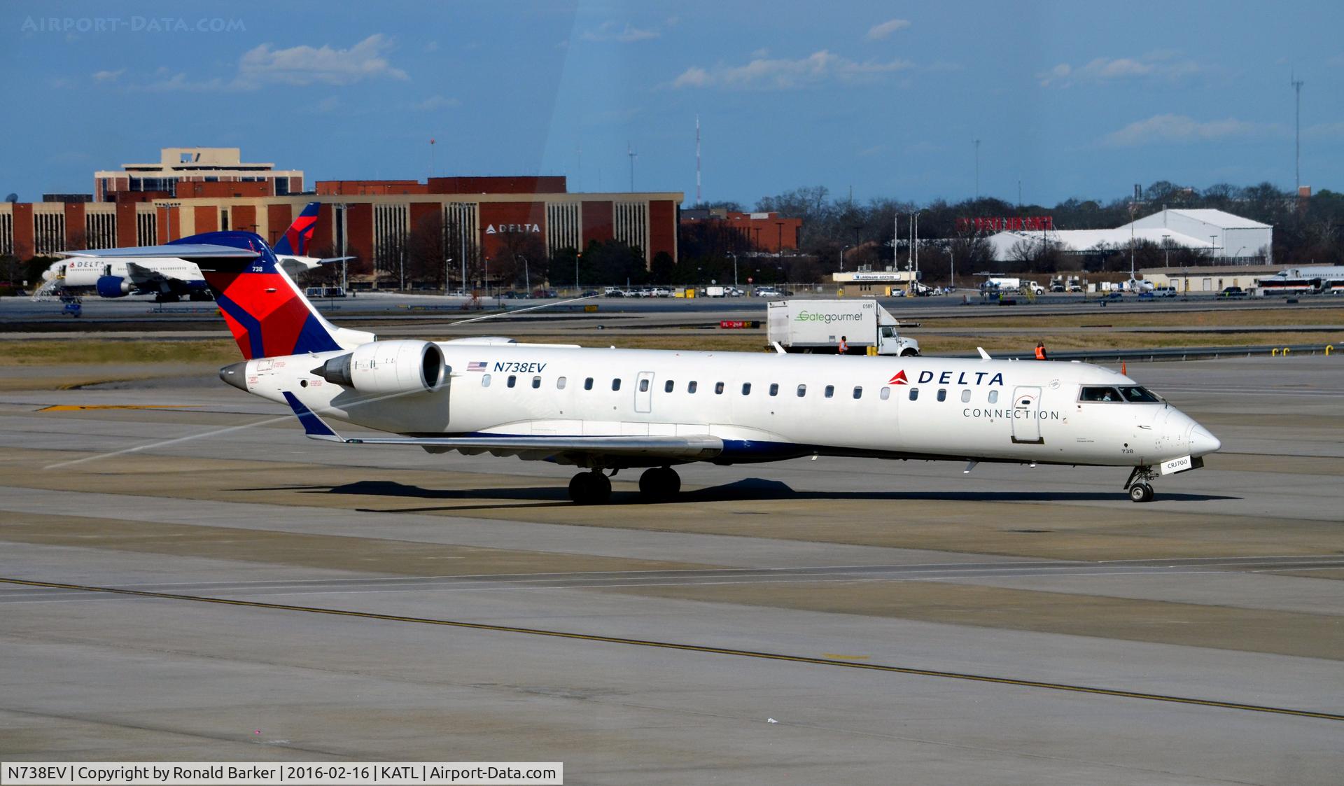 N738EV, 2004 Bombardier CRJ-701 (CL-600-2C10) Regional Jet C/N 10146, Taxi Atlanta