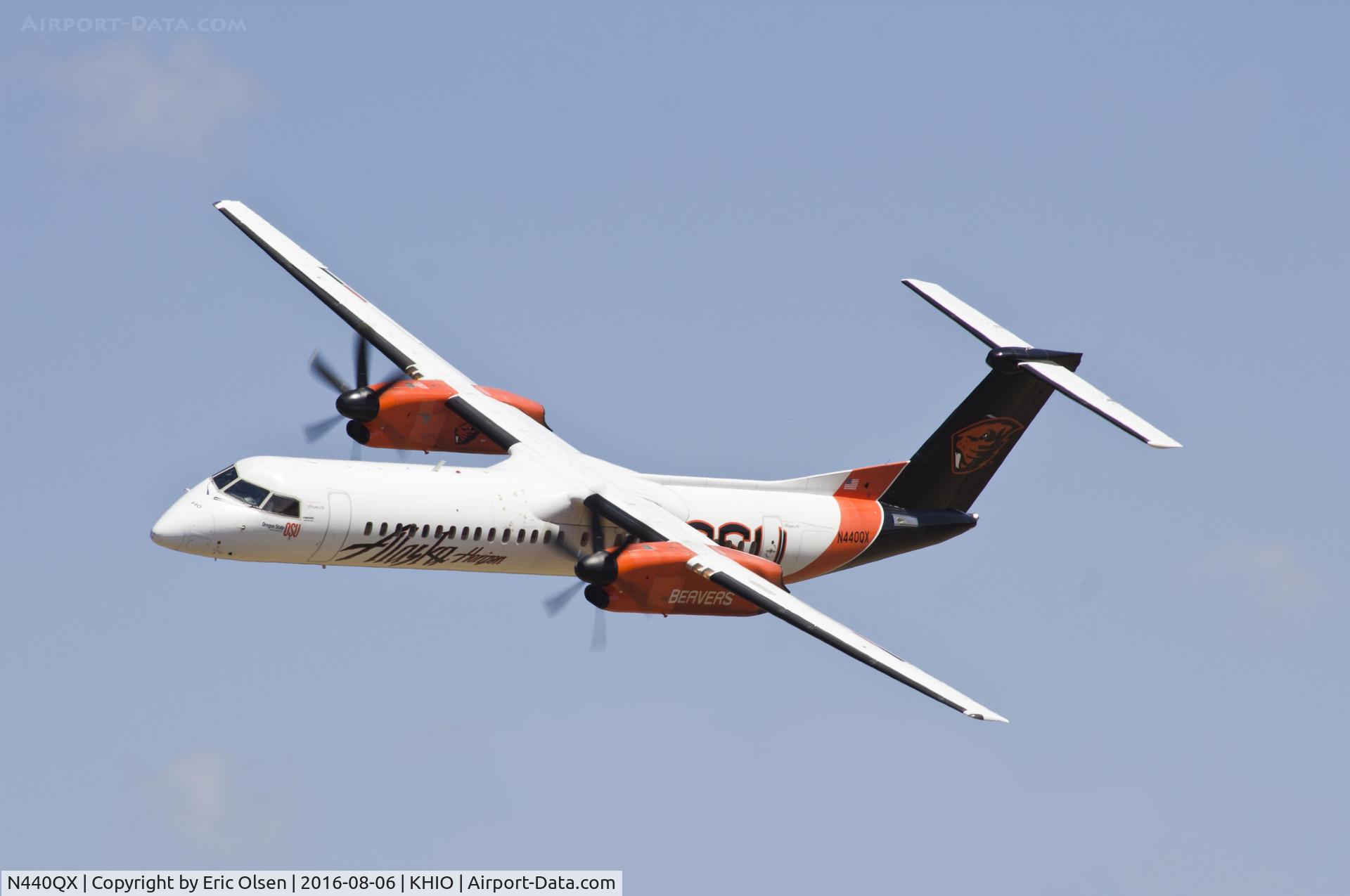 N440QX, 2010 Bombardier DHC-8-402 Dash 8 C/N 4347, Horizon Airlines OSU Beaver Dash 8 doing a flyby during the 2016 Oregon International Airshow.