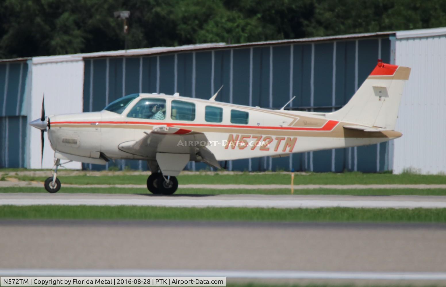 N572TM, 1984 Beech A36 Bonanza 36 C/N E-2125, Beech A36
