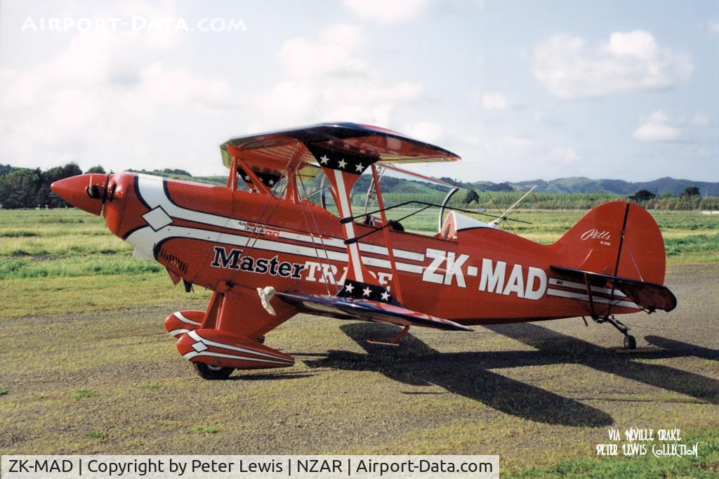ZK-MAD, Pitts S-2B Special C/N 5087, The Great Stunt Co., Ardmore