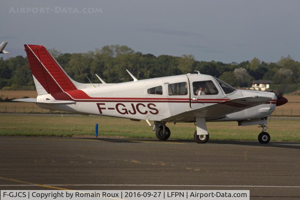 F-GJCS, Piper PA-28R-201 Cherokee Arrow III C/N 28R7737016, Taxiing