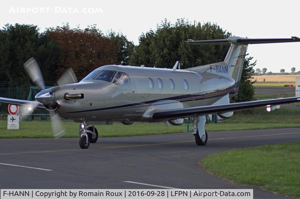 F-HANN, 2008 Pilatus PC-12/47E C/N 887, Taxiing