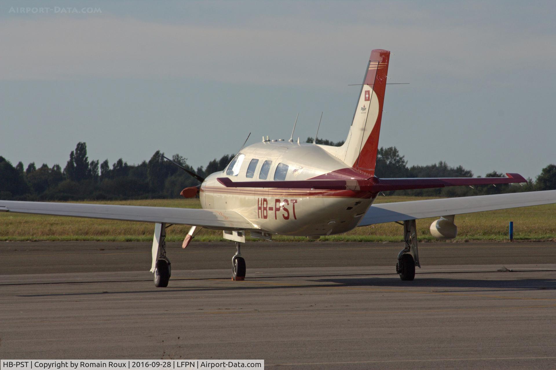 HB-PST, 1998 Piper PA-46-350P Malibu Mirage C/N 4636142, Parked