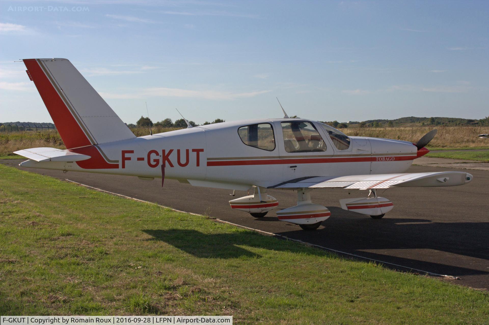 F-GKUT, Socata TB-10 Tobago C/N 1169, Parked