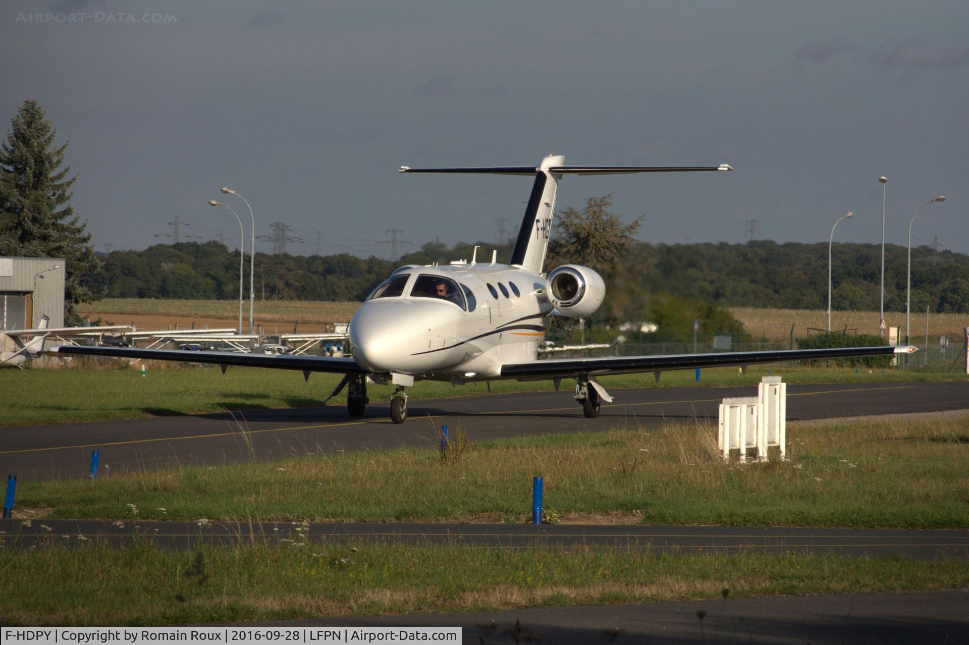 F-HDPY, 2009 Cessna 510 Citation Mustang Citation Mustang C/N 510-0149, Taxiing