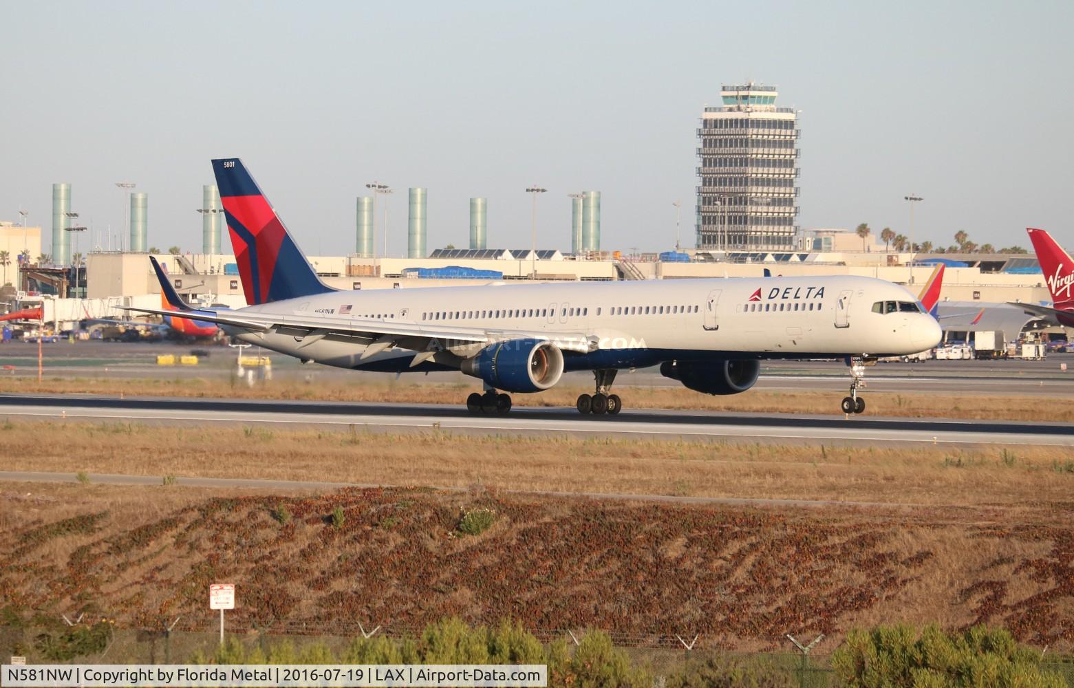 N581NW, 2002 Boeing 757-351 C/N 32982, Delta