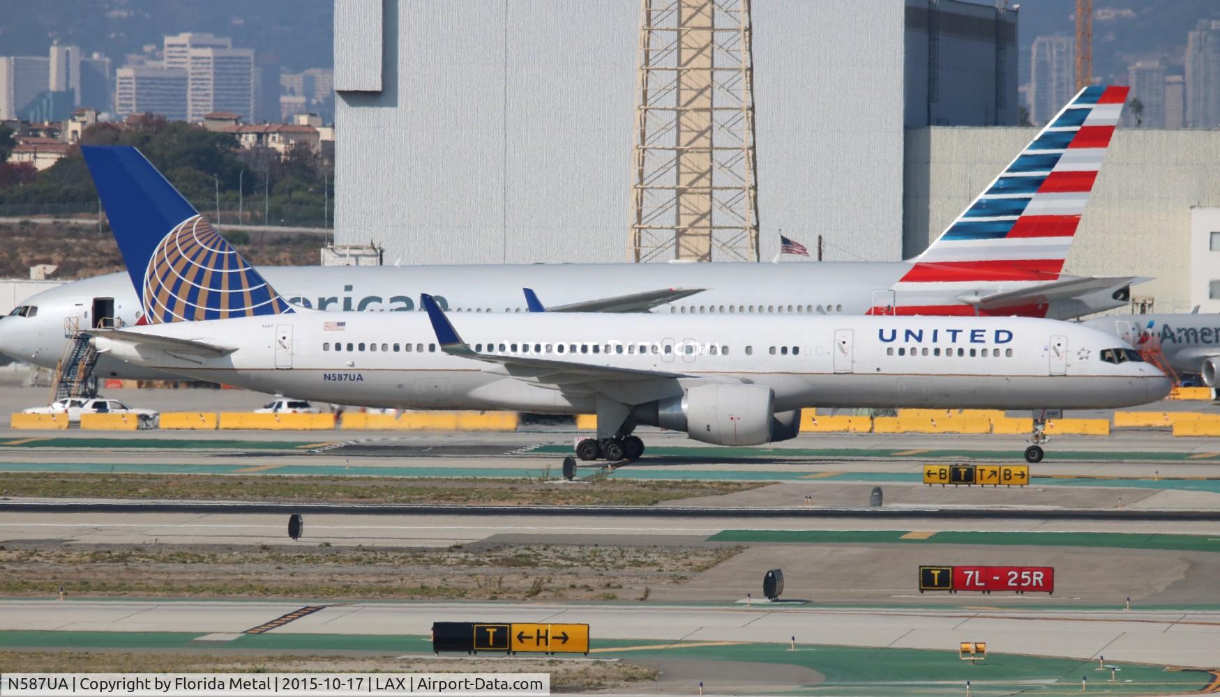 N587UA, 1993 Boeing 757-222 C/N 26713, United