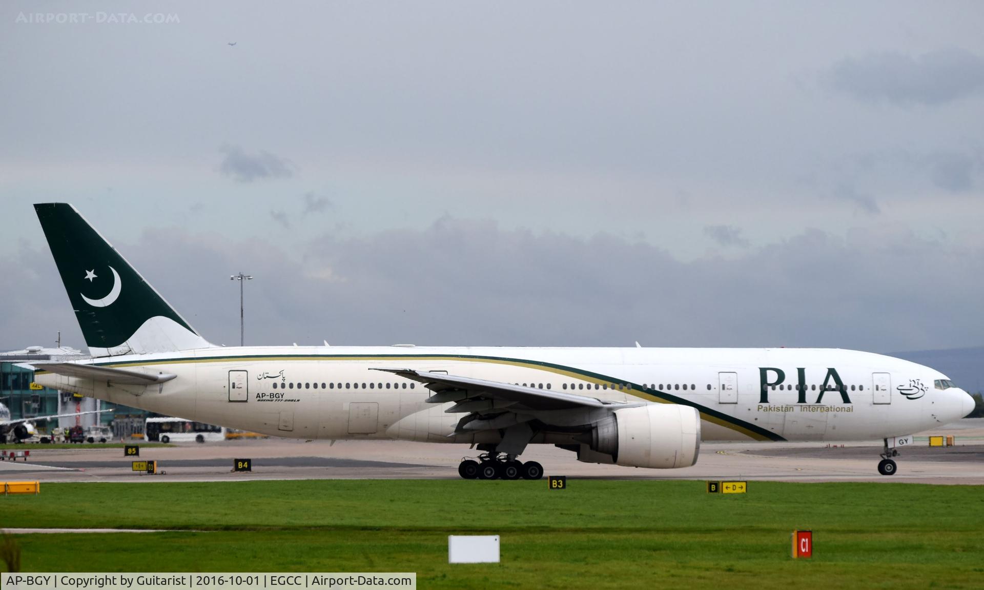 AP-BGY, 2005 Boeing 777-240/LR C/N 33781, At Manchester