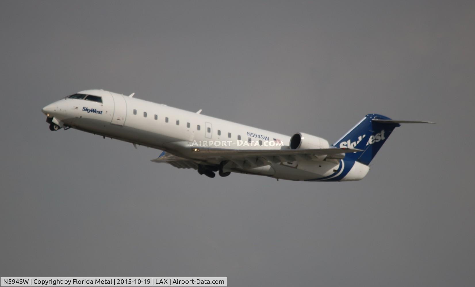 N594SW, 1999 Bombardier CRJ-100ER (CL-600-2B19) C/N 7285, Skywest