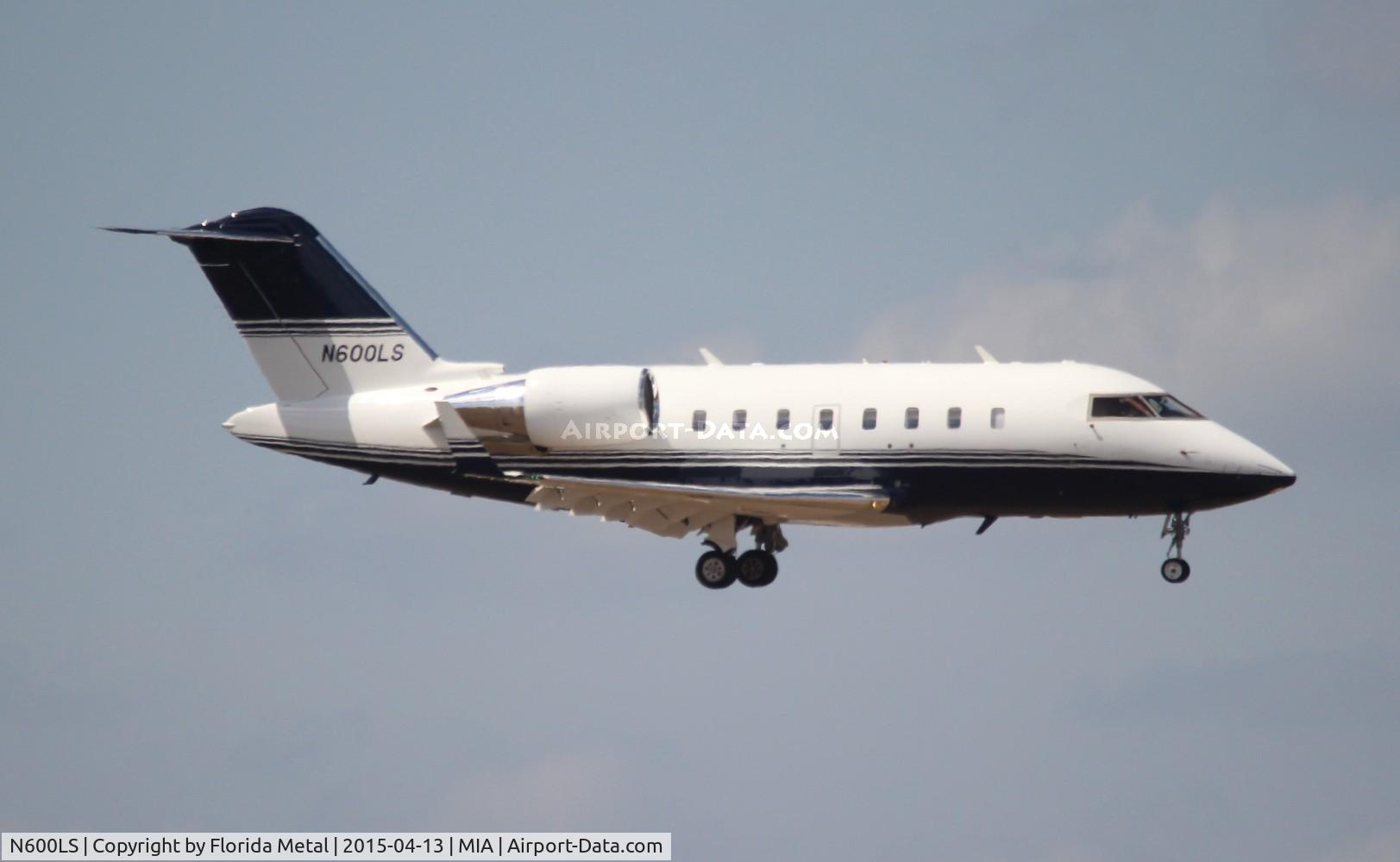 N600LS, 2012 Bombardier Challenger 605 (CL-600-2B16) C/N 5913, Challenger 605