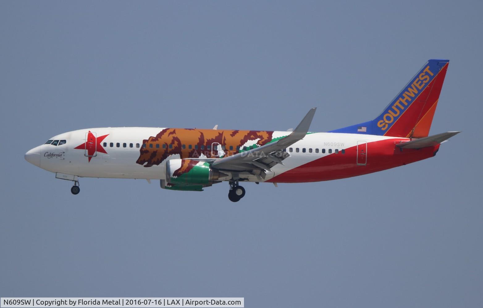 N609SW, 1995 Boeing 737-3H4 C/N 27929, California One