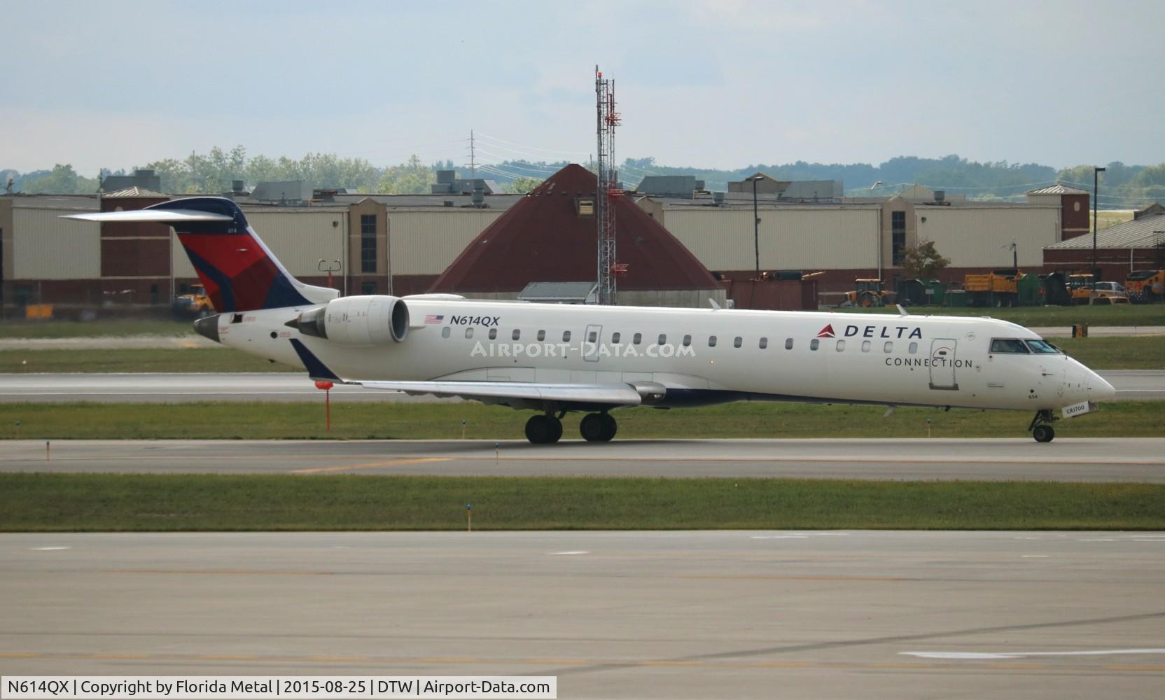 N614QX, 2002 Bombardier CRJ-701 (CL-600-2C10) Regional Jet C/N 10049, Delta Connection