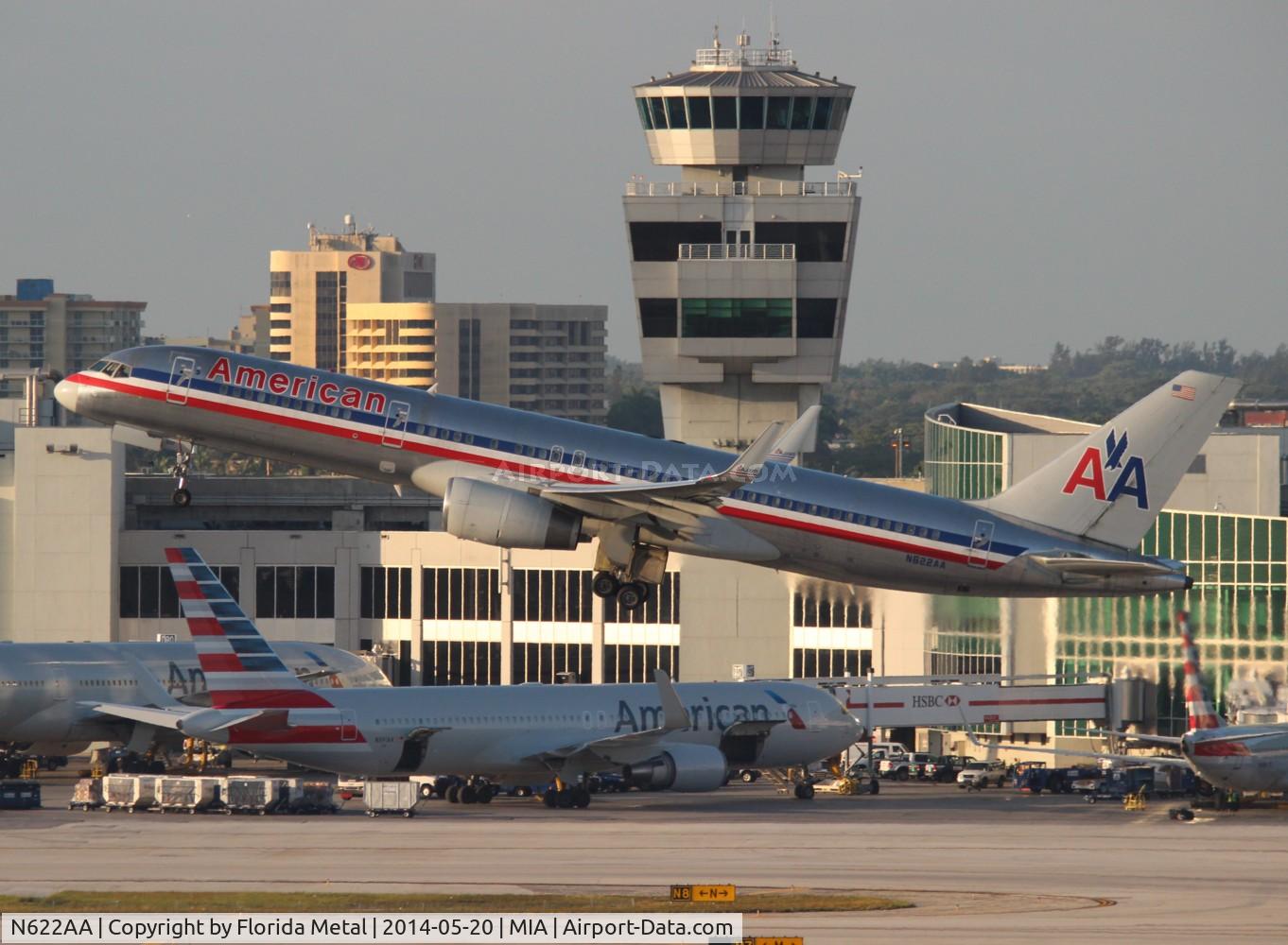 N622AA, 1990 Boeing 757-223 C/N 24580, American