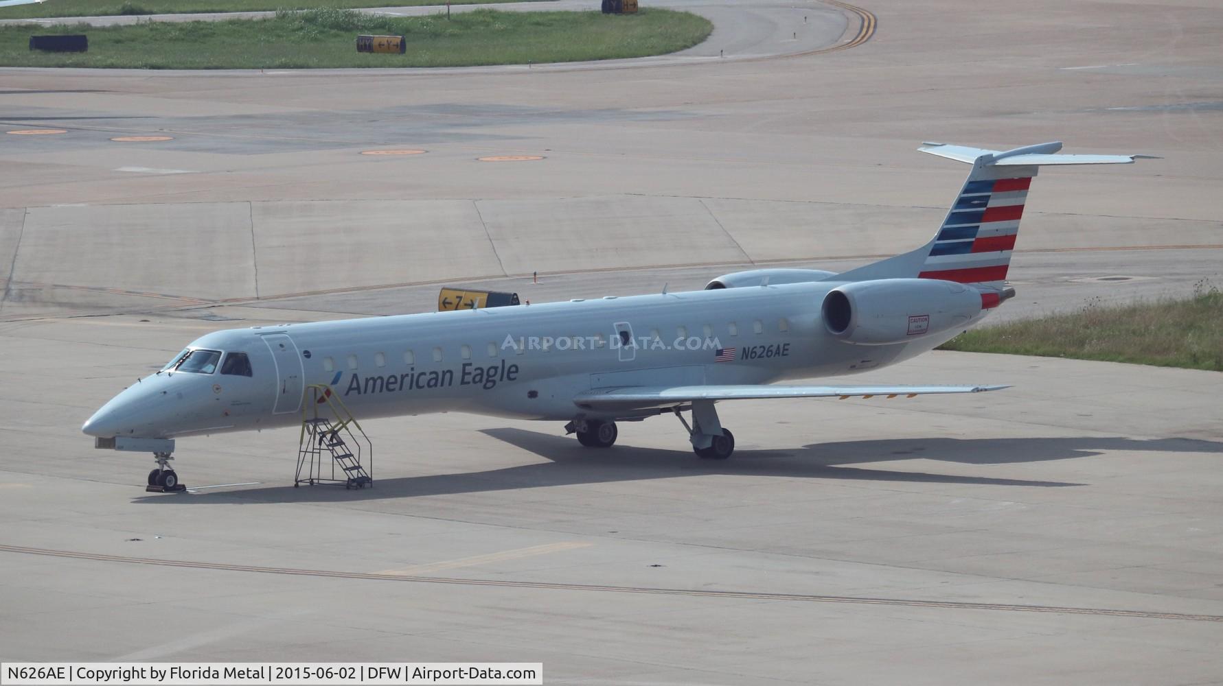 N626AE, 1999 Embraer ERJ-145LR (EMB-145LR) C/N 145117, American Eagle