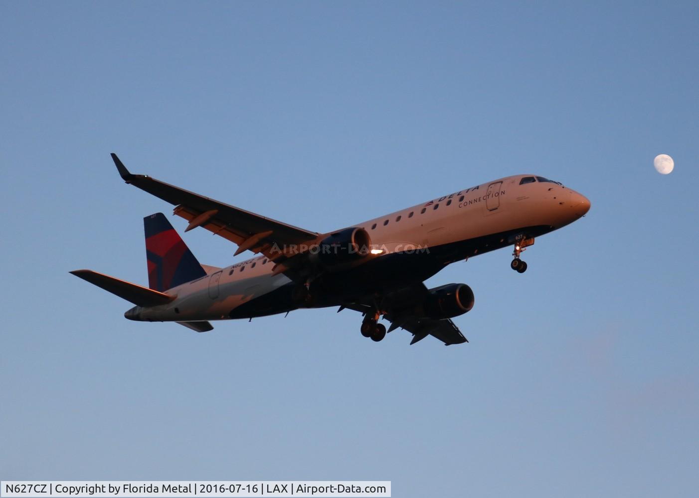 N627CZ, 2008 Embraer 175LR (ERJ-170-200LR) C/N 17000229, Delta Connection