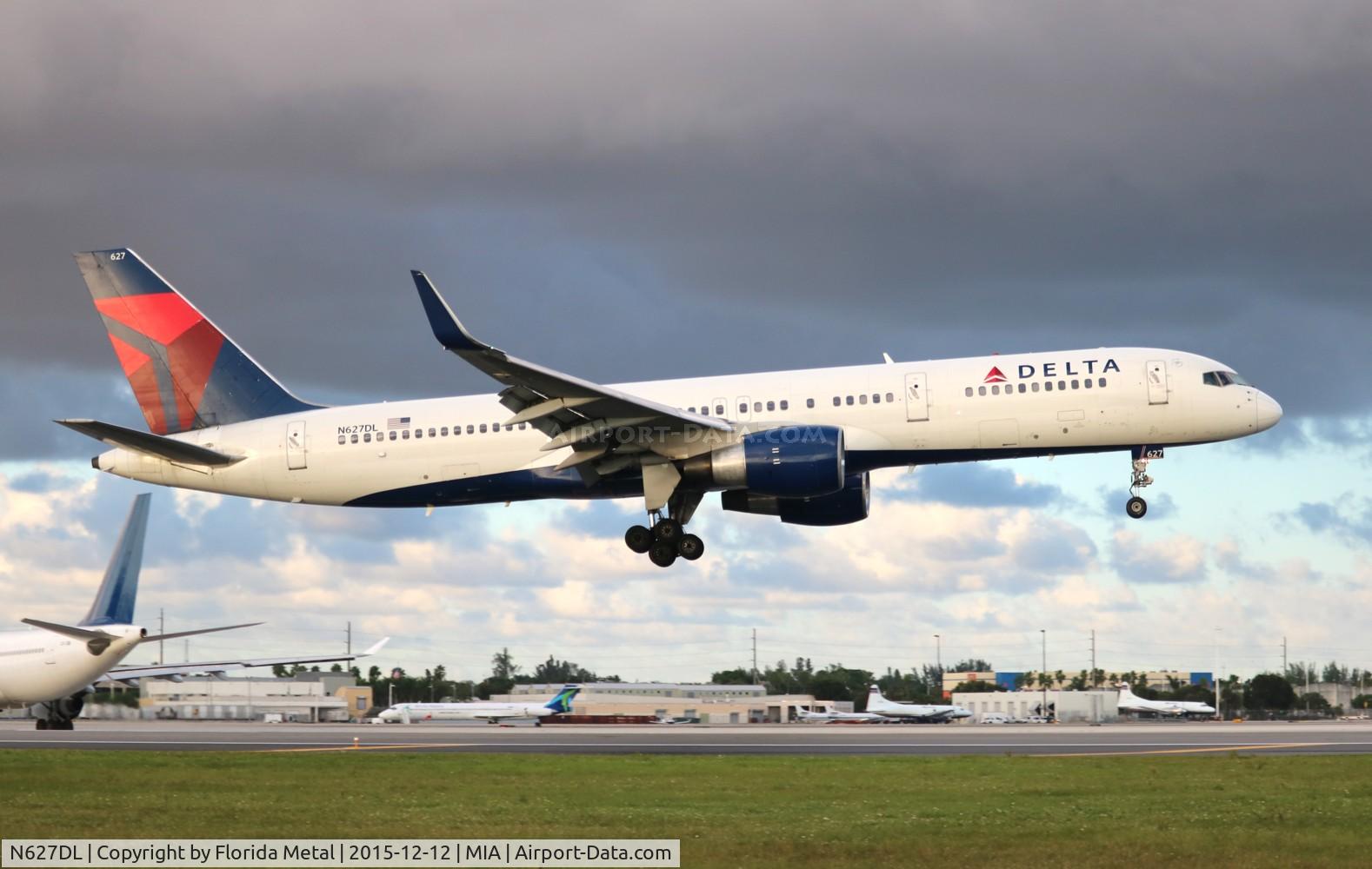 N627DL, 1987 Boeing 757-232 C/N 22917, Delta