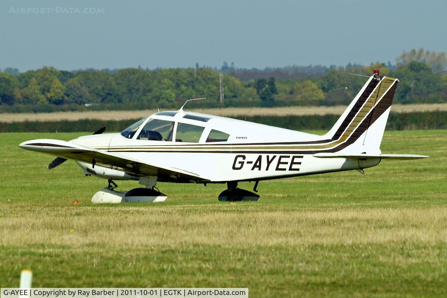 G-AYEE, 1970 Piper PA-28-180 Cherokee C/N 28-5813, Piper PA-28-180 Cherokee E [28-5813] Oxford-Kidlington~G 01/10/2011