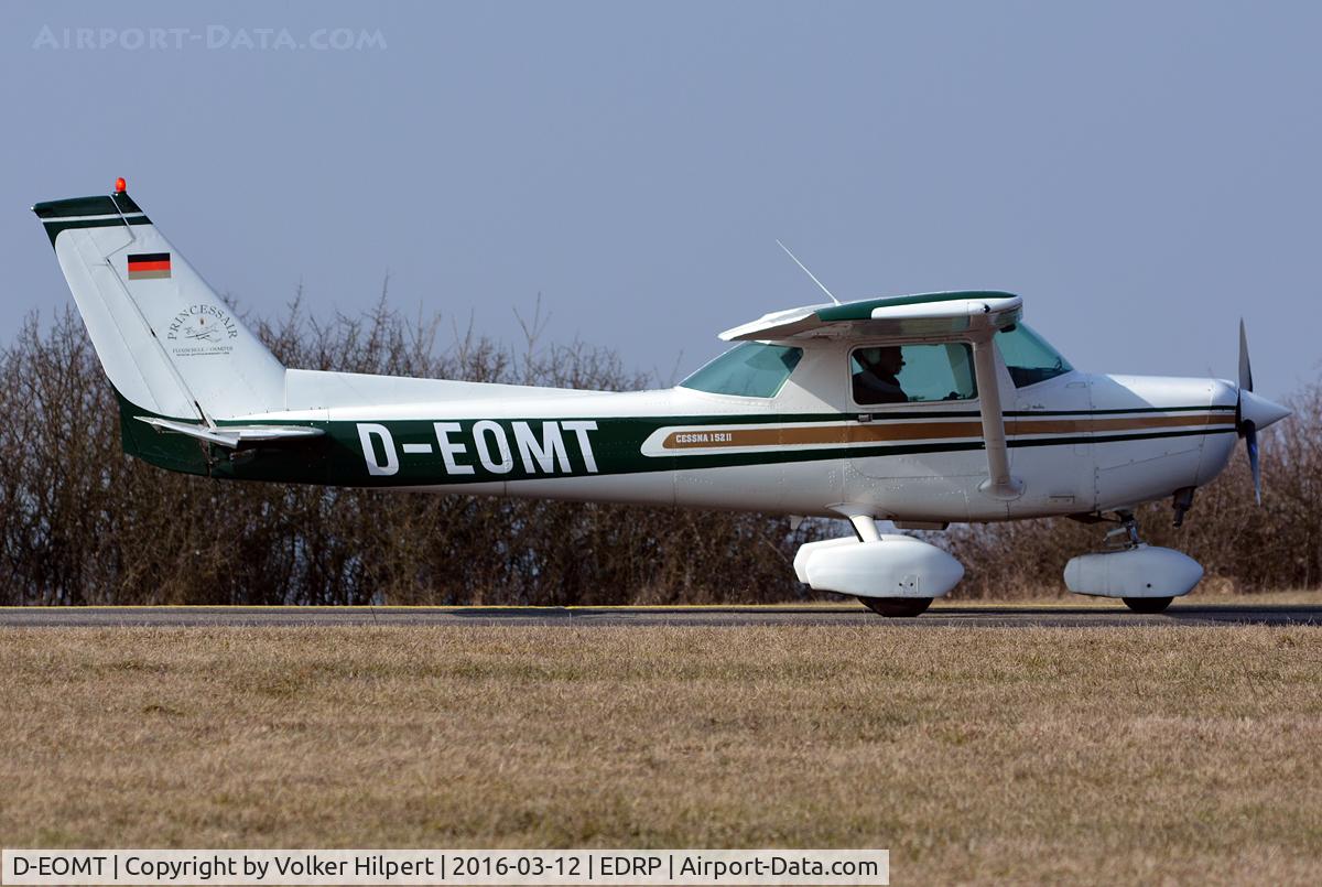 D-EOMT, 1979 Cessna 152 II C/N 15283960, at Pirmasens