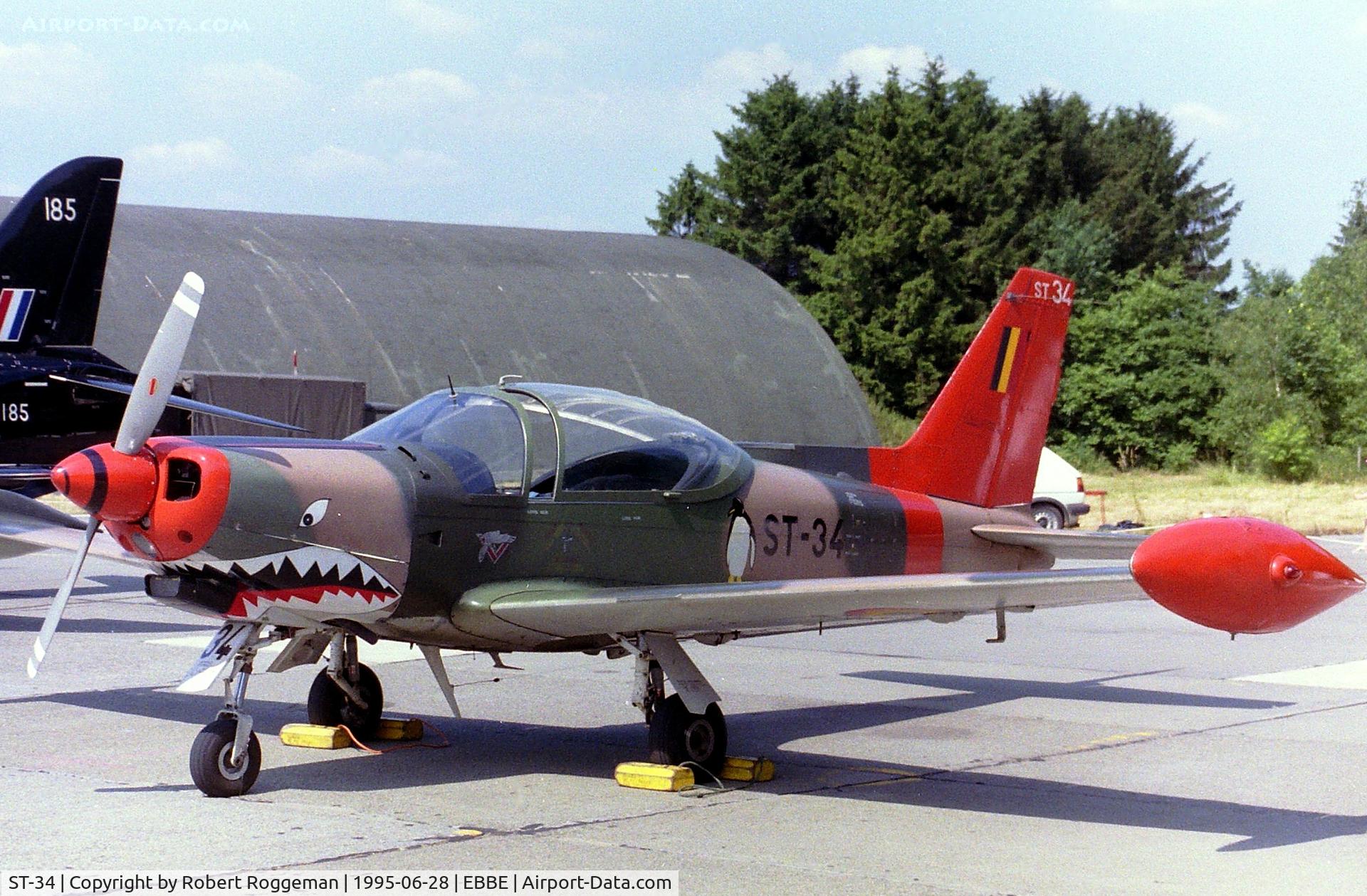 ST-34, SIAI-Marchetti SF-260MB C/N 10-34, Open day.