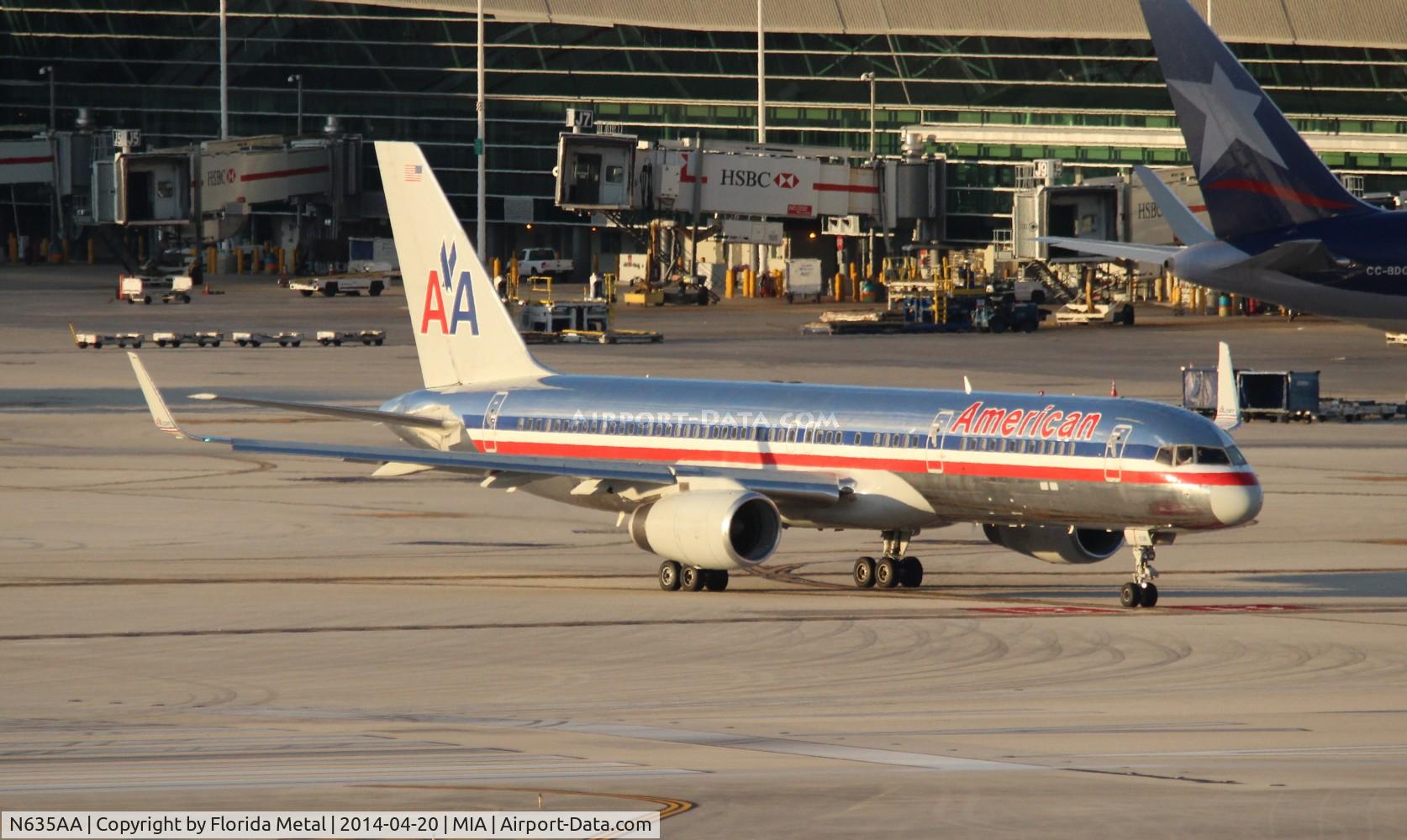 N635AA, 1990 Boeing 757-223 C/N 24593, American
