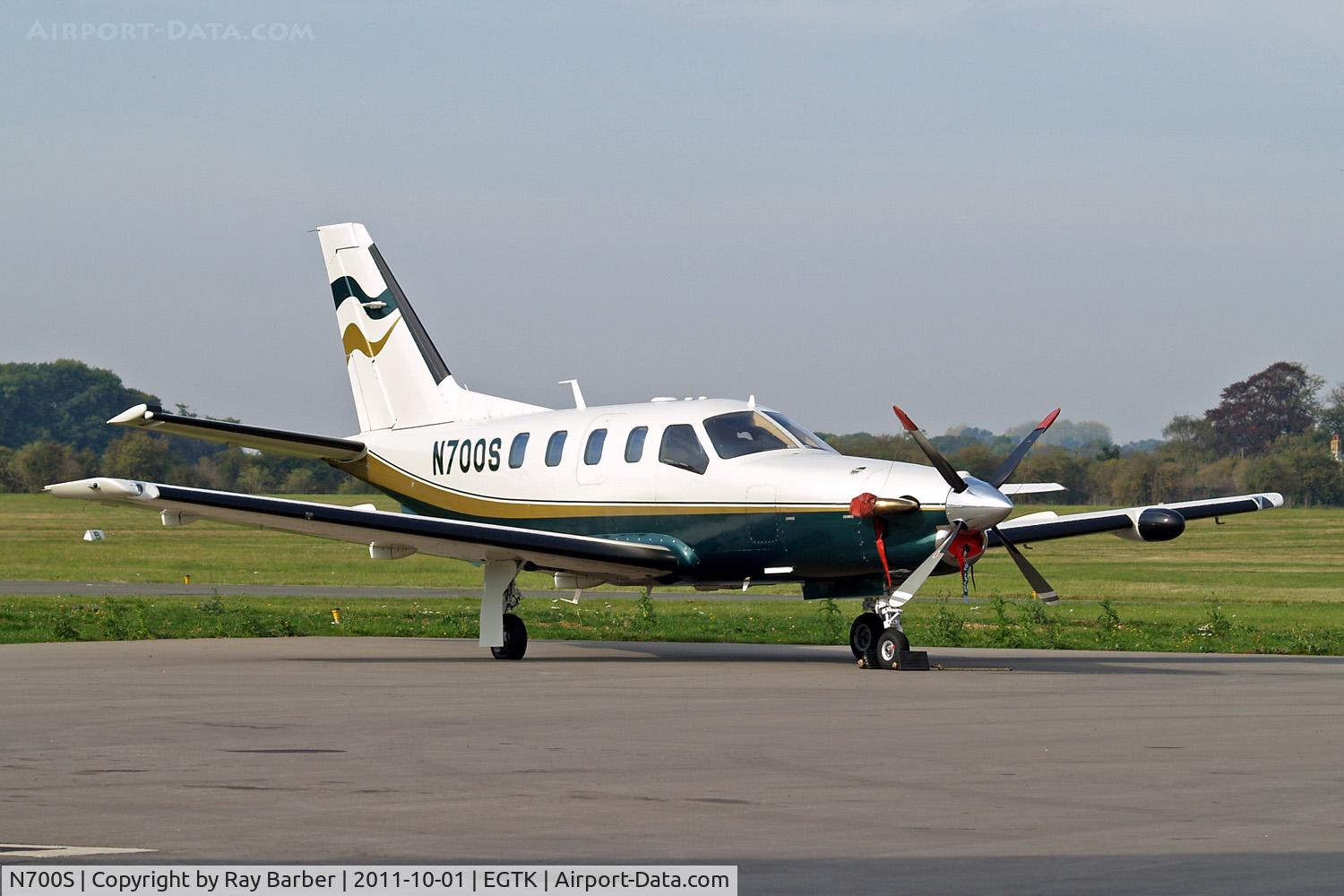 N700S, 2001 Socata TBM-700 C/N 193, Socata TBM700B [193] Oxford-Kidlington~G 01/10/2011
