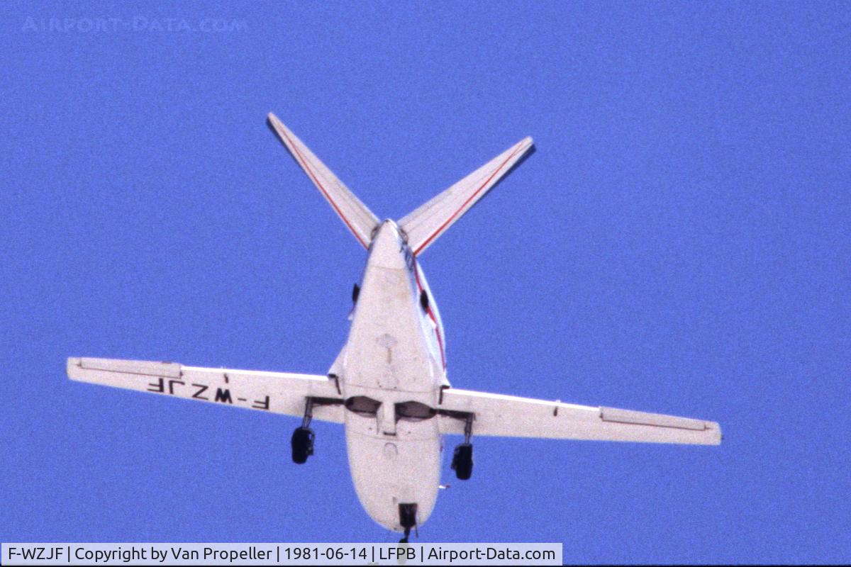 F-WZJF, 1980 Microturbo Microjet 200 C/N 01, Microturbo Microjet 200 flying at Le Bourget in 1981