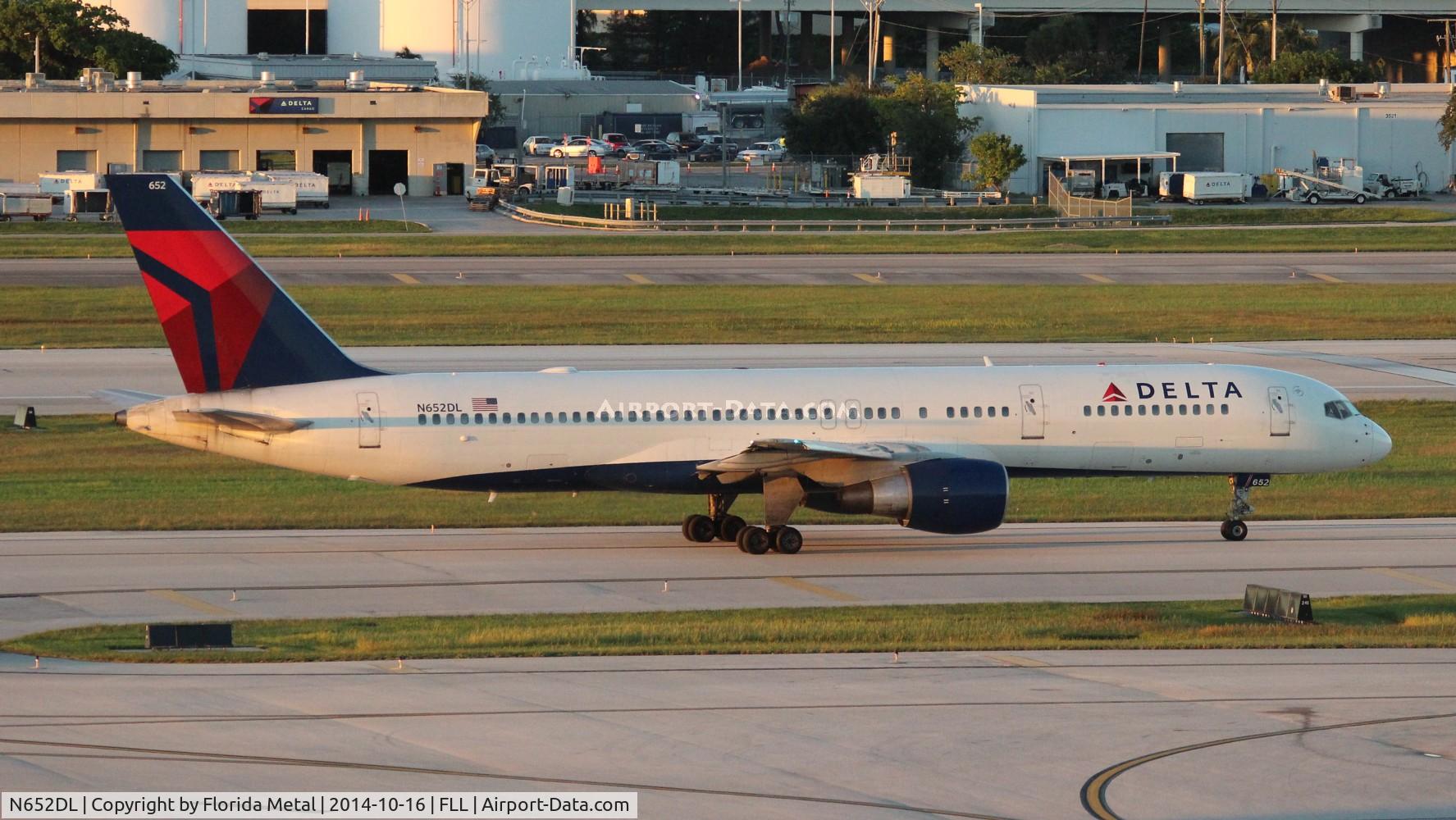 N652DL, 1989 Boeing 757-232 C/N 24392, Delta