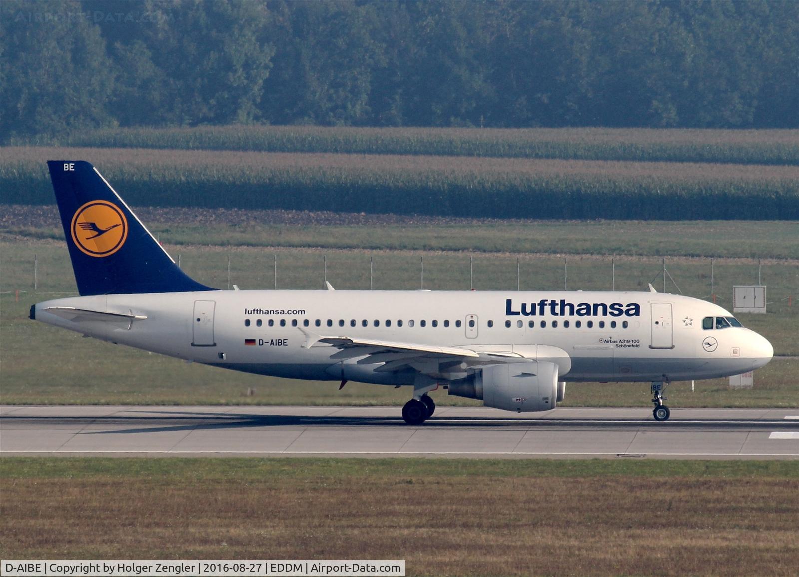 D-AIBE, 2010 Airbus A319-112 C/N 4511, On taxi to holding point 08L...