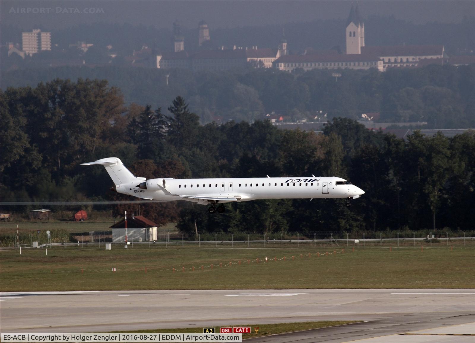 ES-ACB, 2010 Bombardier CRJ-900ER (CL-600-2D24) C/N 15261, Floating down to rwy 08L...