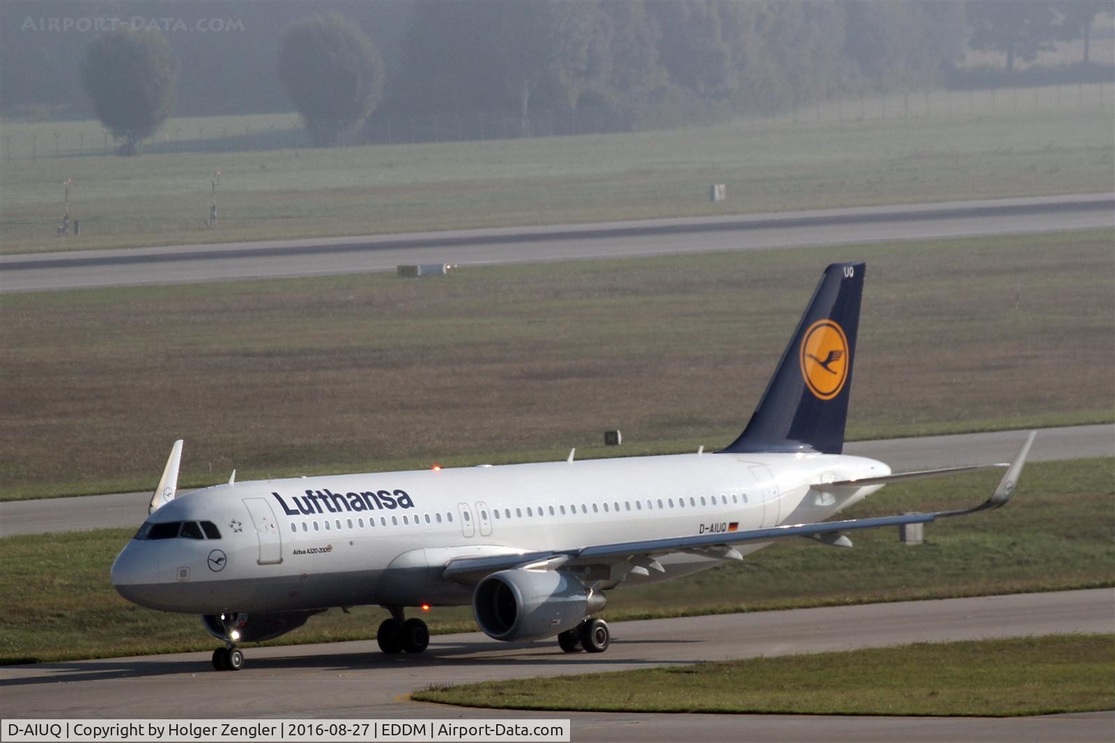 D-AIUQ, 2016 Airbus A320-214 C/N 6947, Rather new A320 on taxi to rwy 08L...
