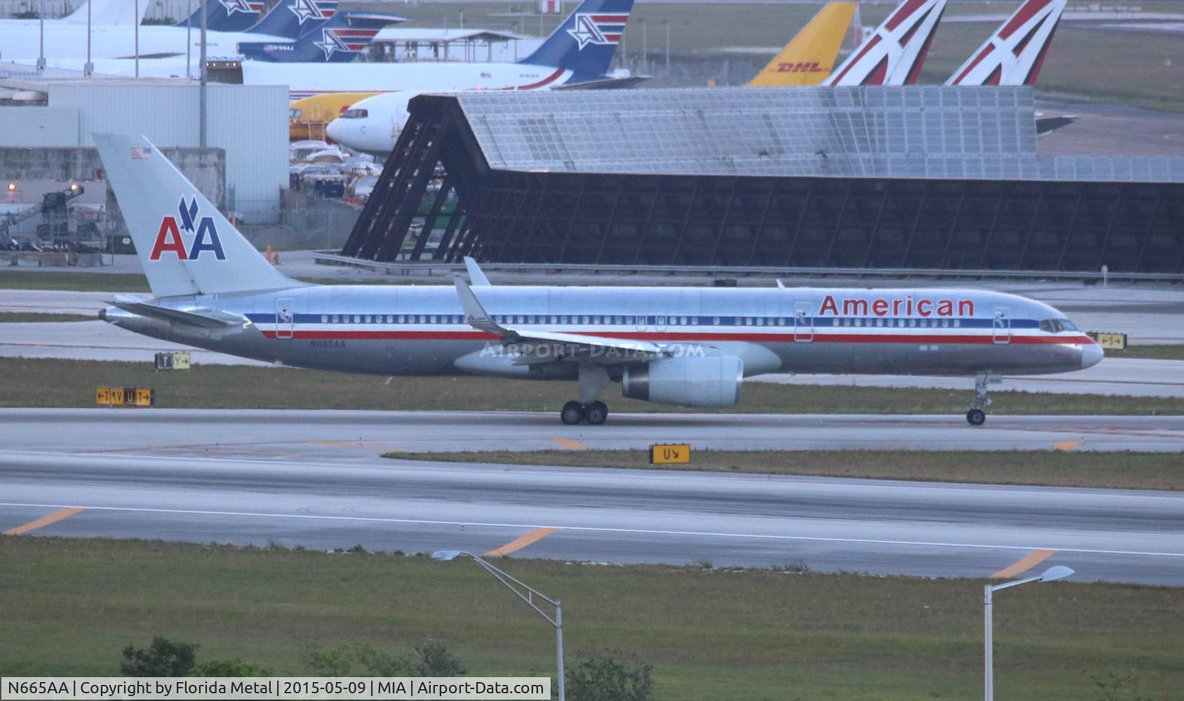N665AA, 1992 Boeing 757-223 C/N 25299, American