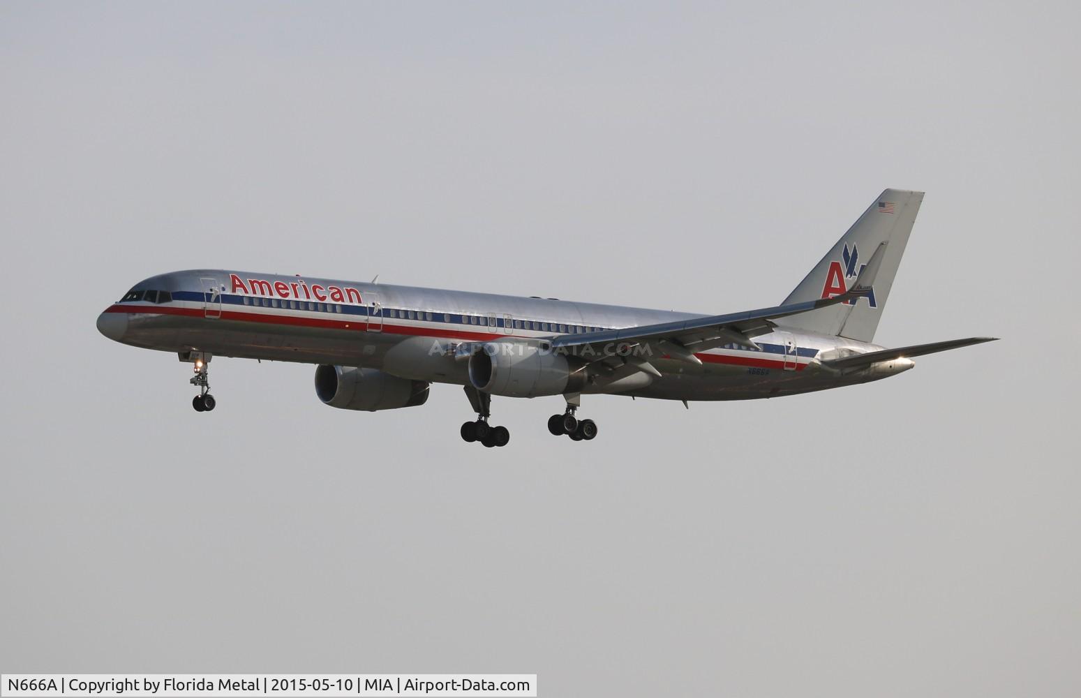 N666A, 1992 Boeing 757-223 C/N 25300, American