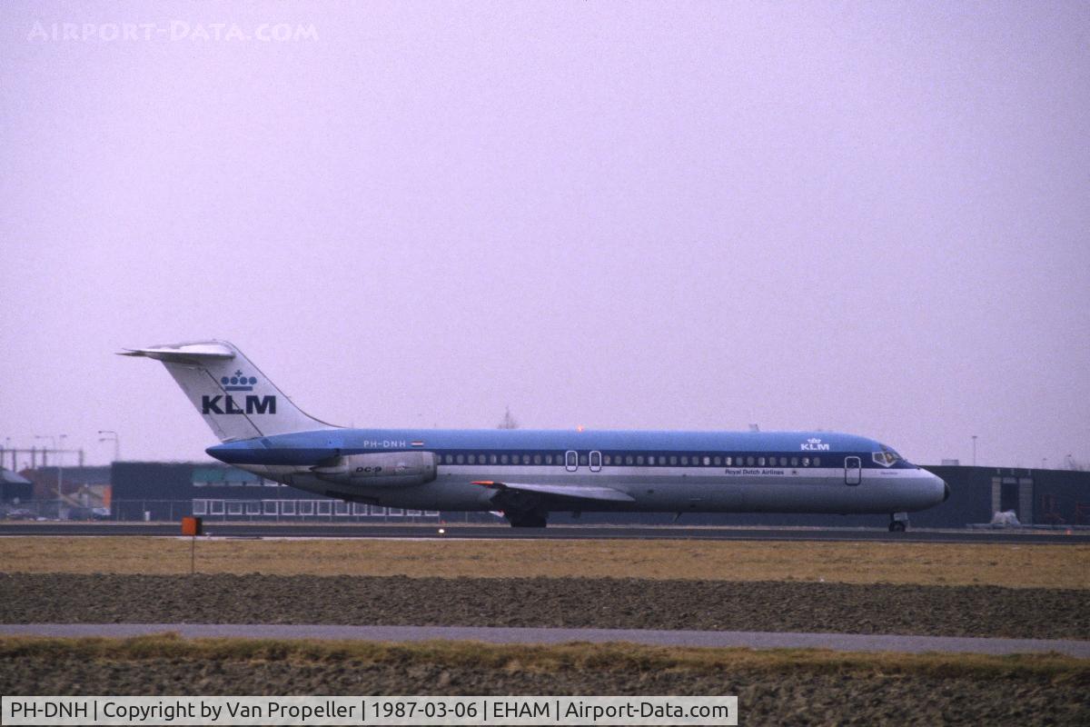 PH-DNH, 1967 Douglas DC-9-32 C/N 47131, KLM Douglas DC-9-32 at Schiphol airport, the Netherlands