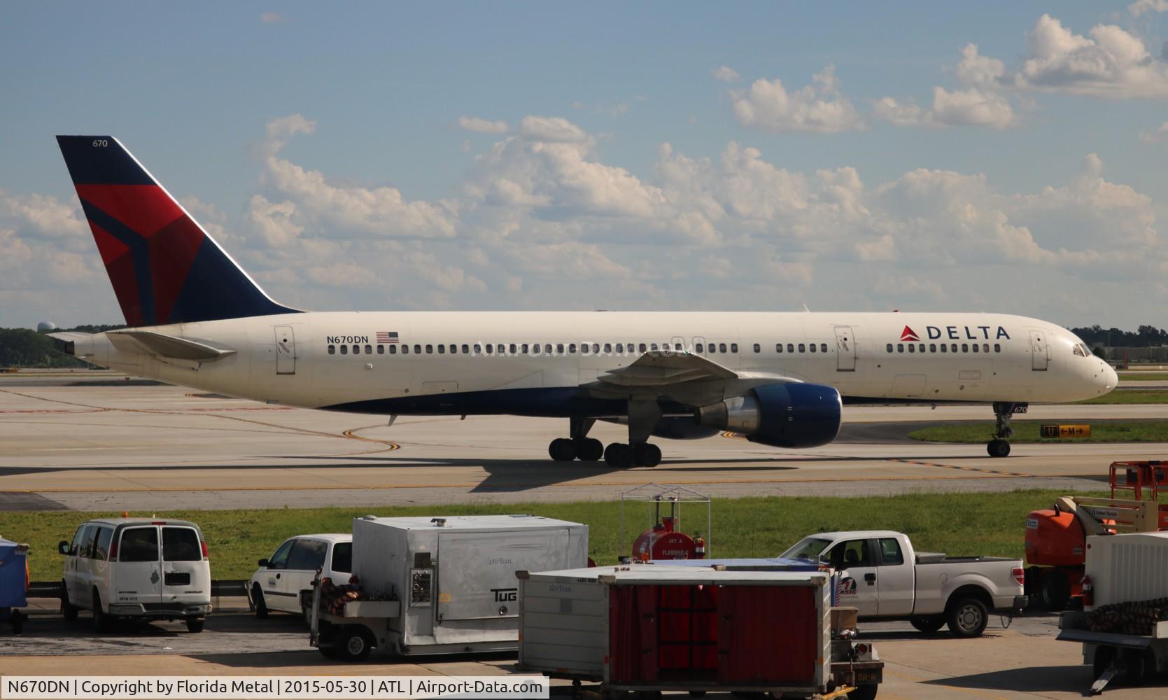 N670DN, 1992 Boeing 757-232 C/N 25331, Delta