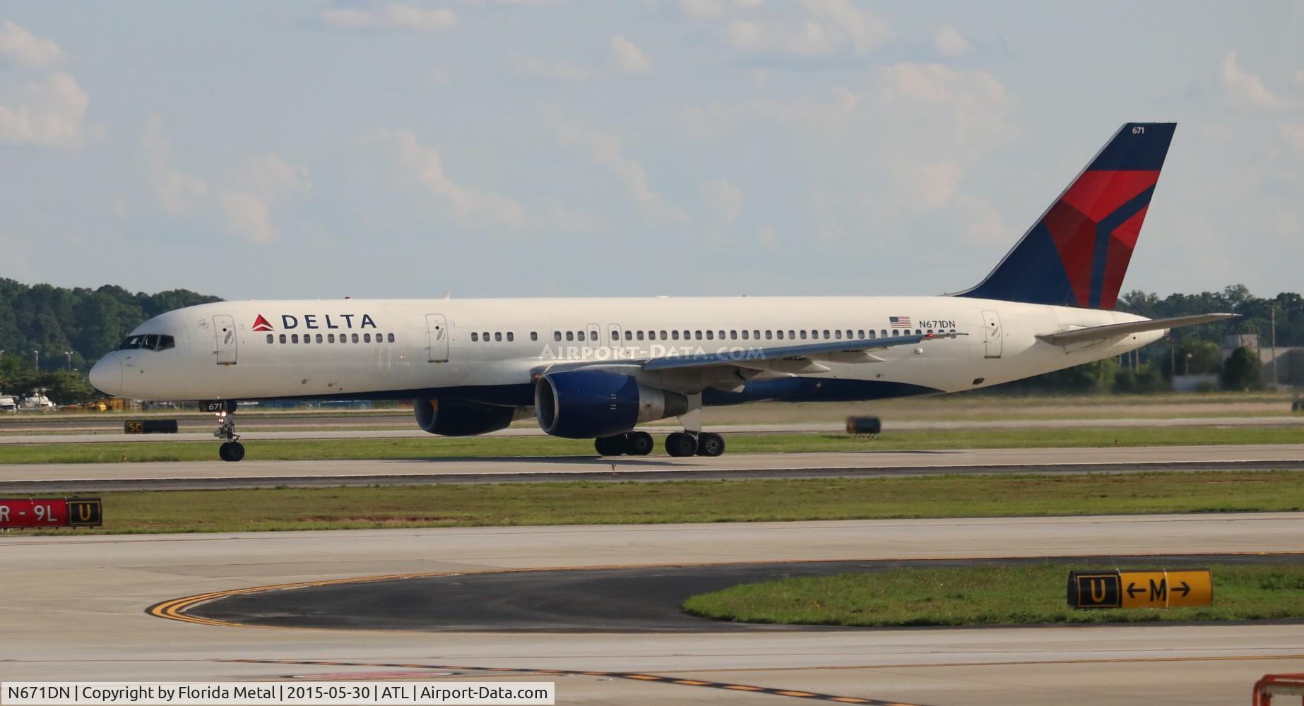 N671DN, 1992 Boeing 757-232 C/N 25332, Delta