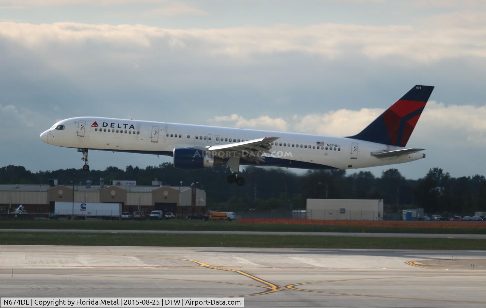 N674DL, 1992 Boeing 757-232 C/N 25979, Delta