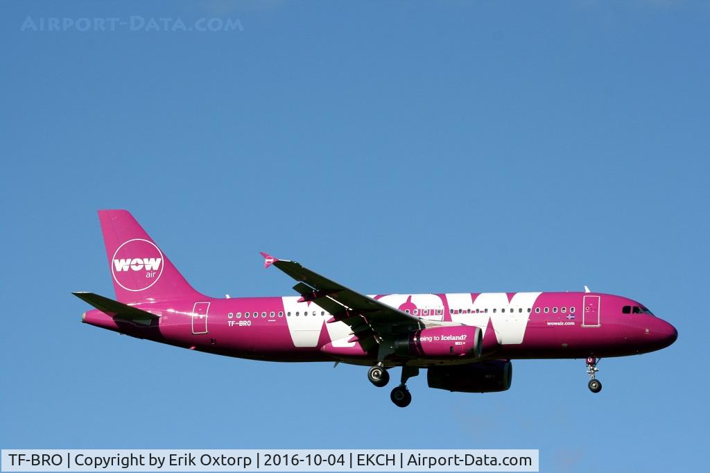 TF-BRO, 2010 Airbus A320-232 C/N 4305, TF-BRO landing 04L