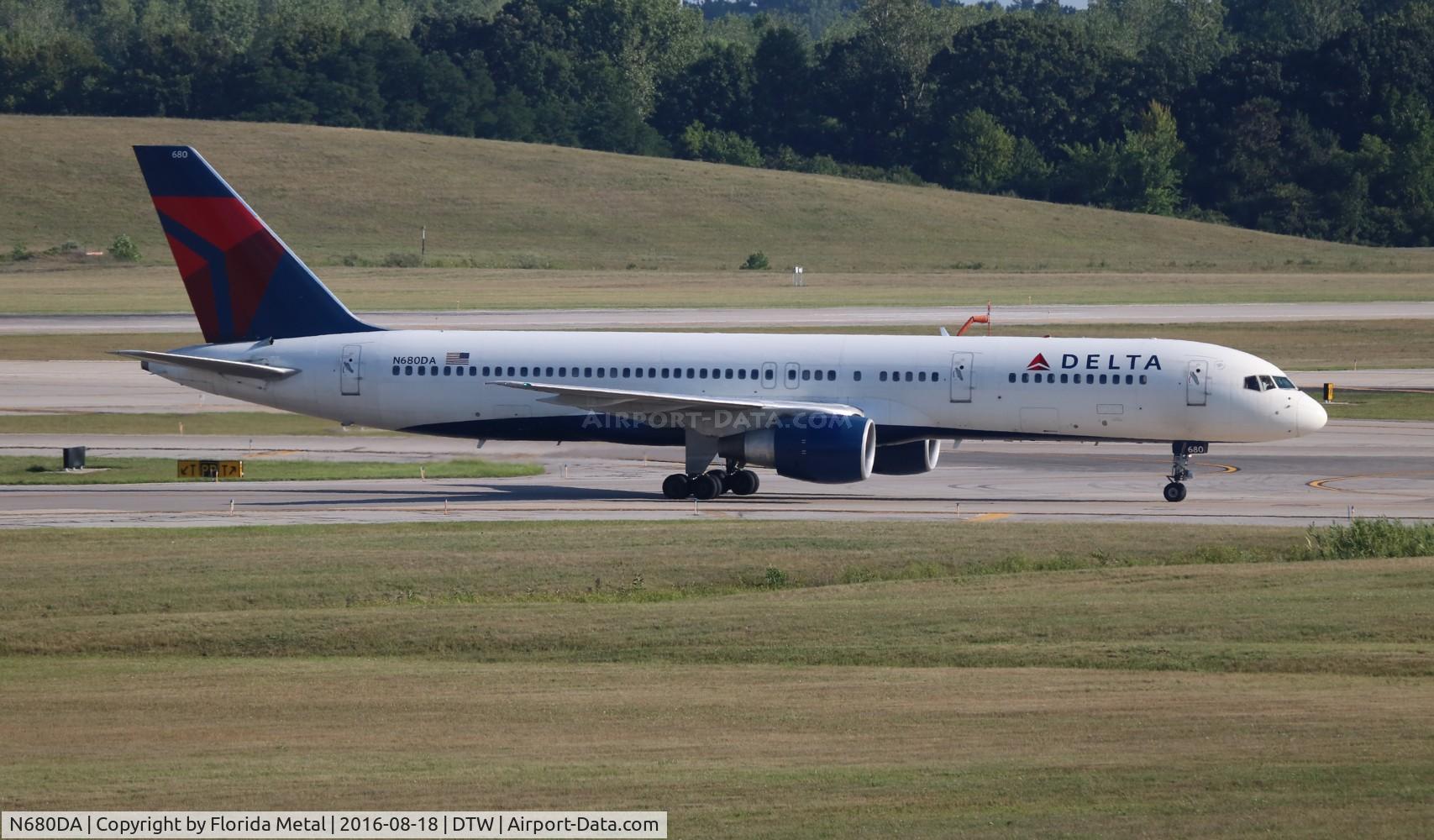 N680DA, 1992 Boeing 757-232 C/N 26956, Delta
