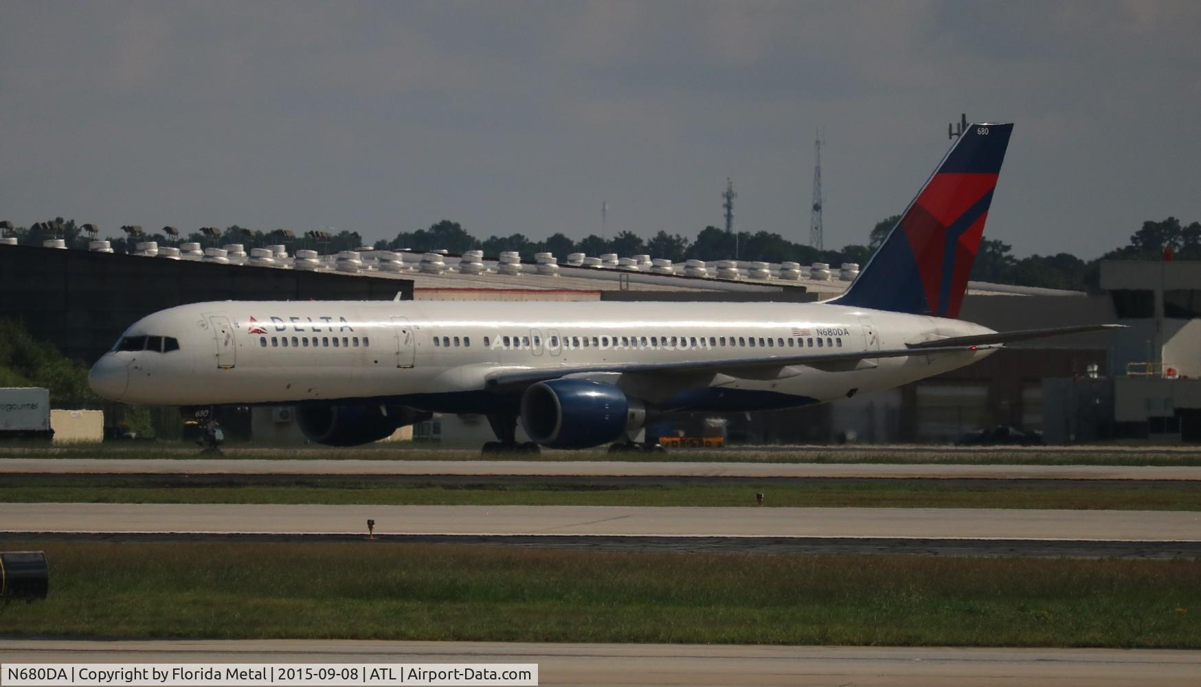 N680DA, 1992 Boeing 757-232 C/N 26956, Delta